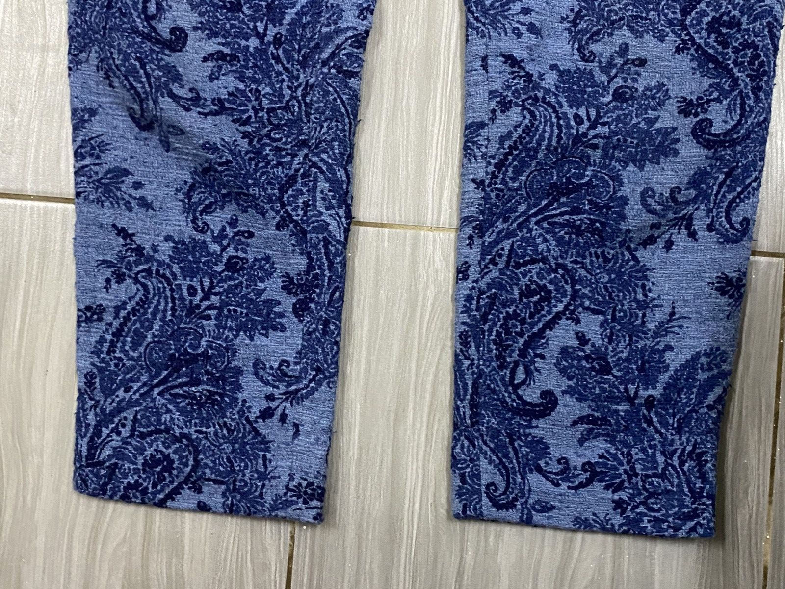 Japanese Brand Gallardagalante Indigo Paisley Jacquard Trousers (Size 1) Size US 28 / EU 44 - 4 Thumbnail