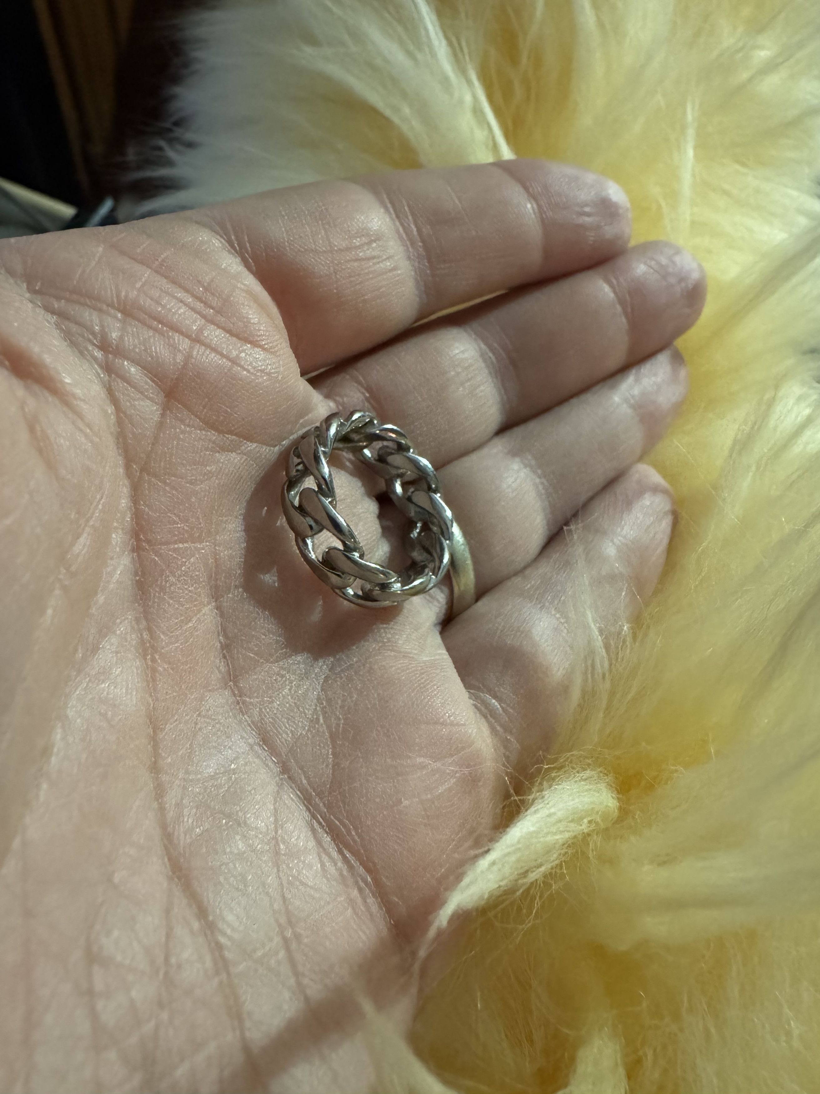 Jewelry Hard Jewelry Cuban Link Ring Size ONE SIZE - 1 Preview