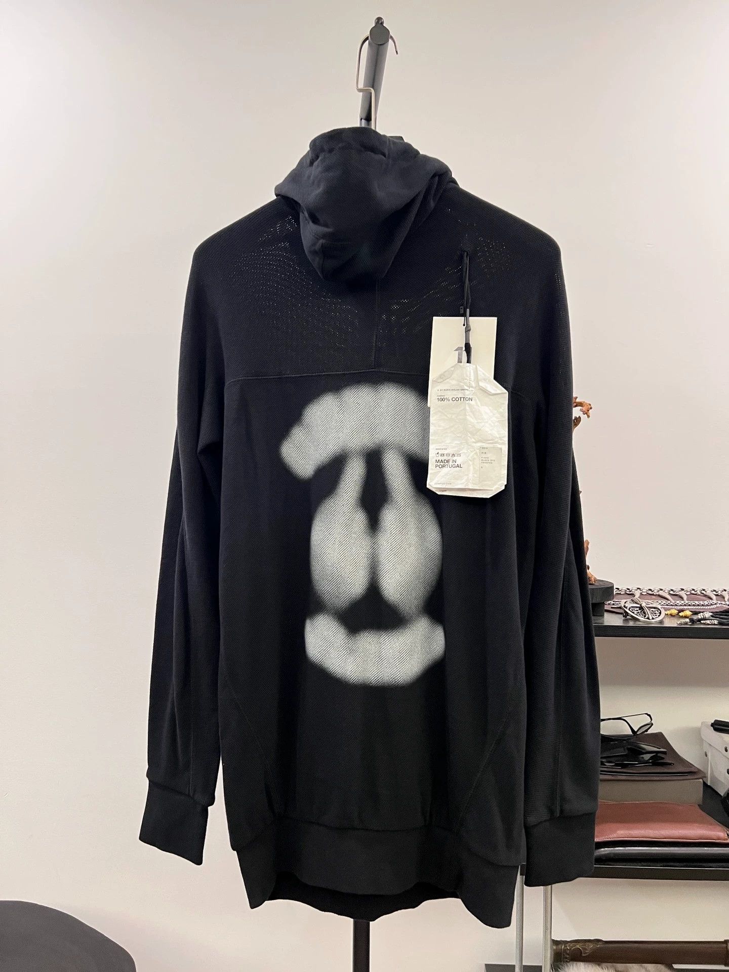 Boris Bidjan Saberi Boris Bidjan Saberi 11by bbs mesh mask ink print hoodie S Size US S / EU 44-46 / 1 - 1 Thumbnail