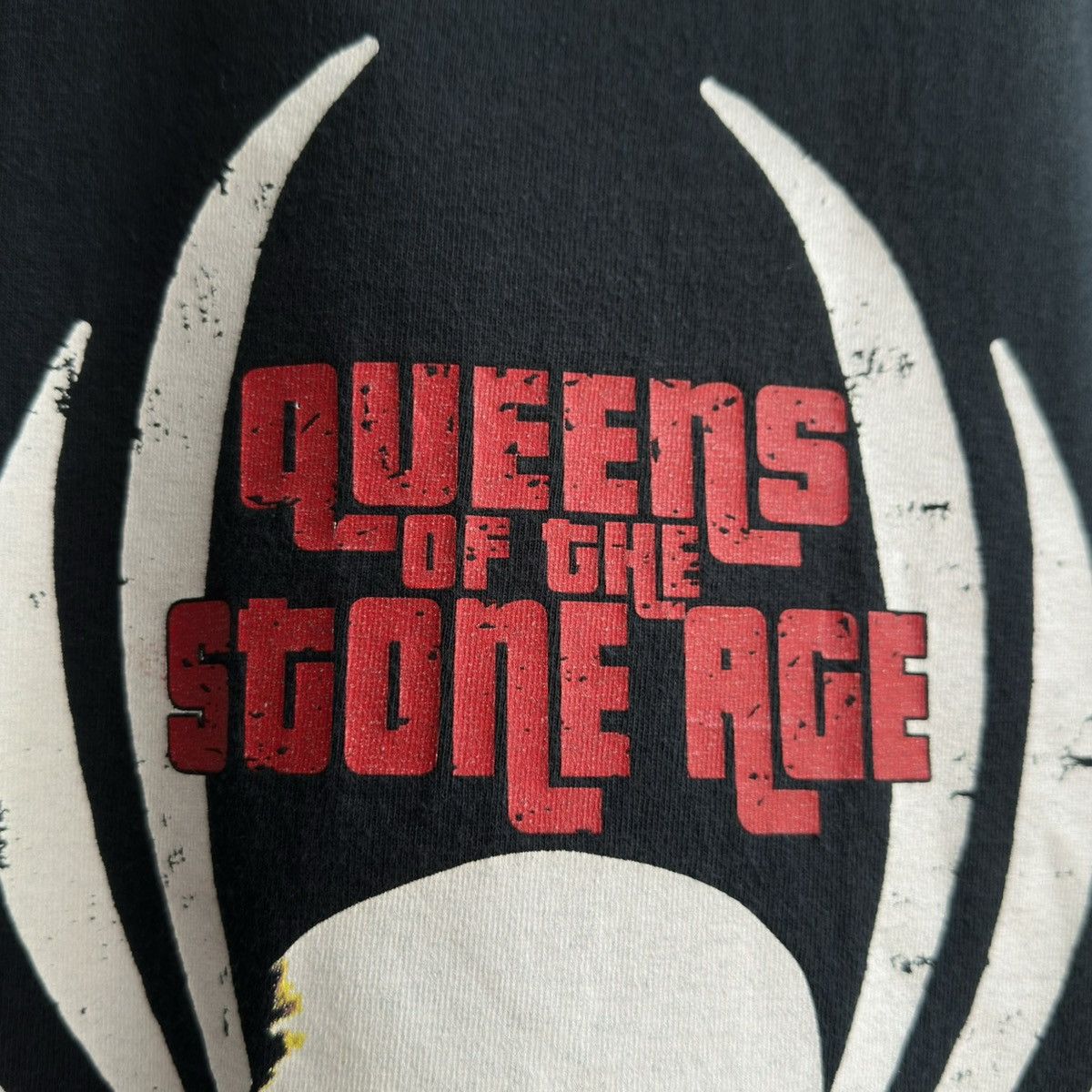 Band Tees Vintage 2000s Queens of the Stone Age Band Promo Tee Size US L / EU 52-54 / 3 - 4 Thumbnail