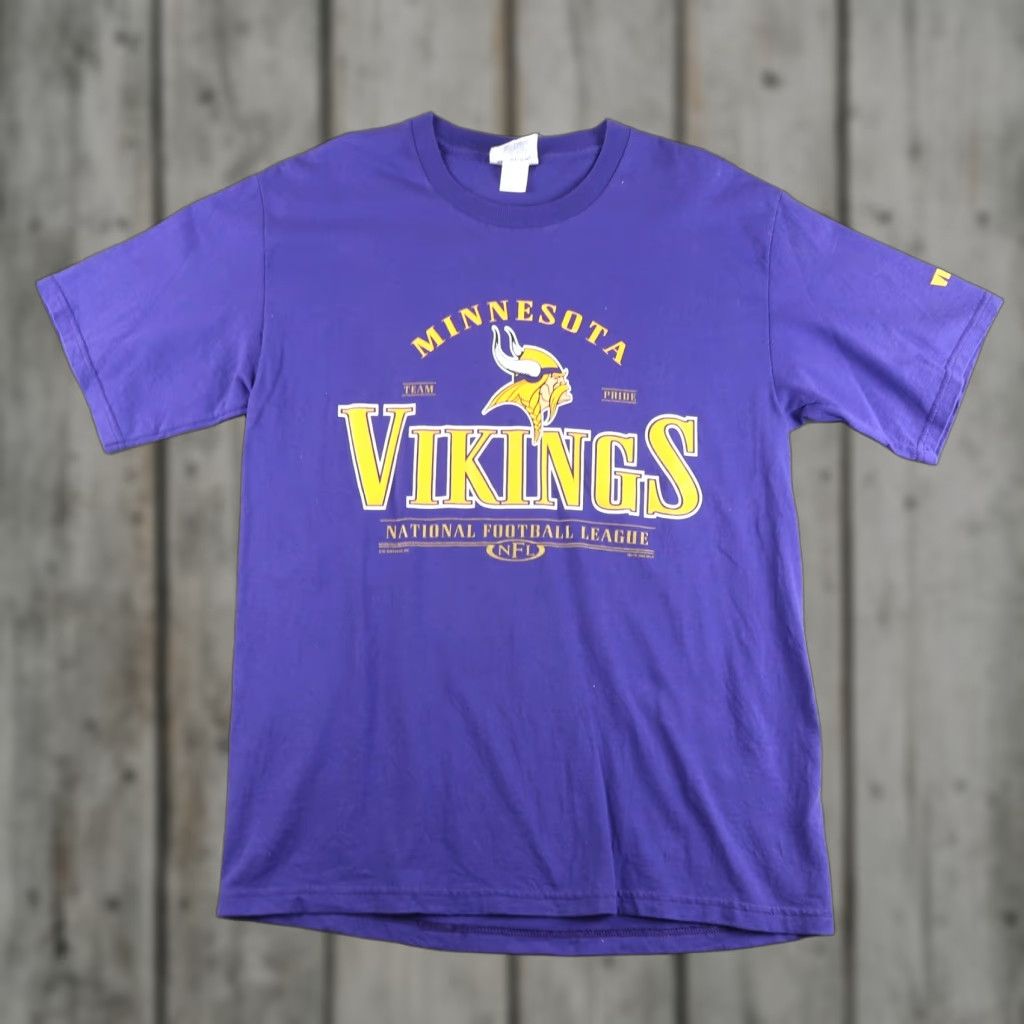 Lee VINTAGE Minnesota Vikings T-Shirt L Large Purple Football NFL Shirt Mens 90s Size US L / EU 52-54 / 3 - 1 Thumbnail