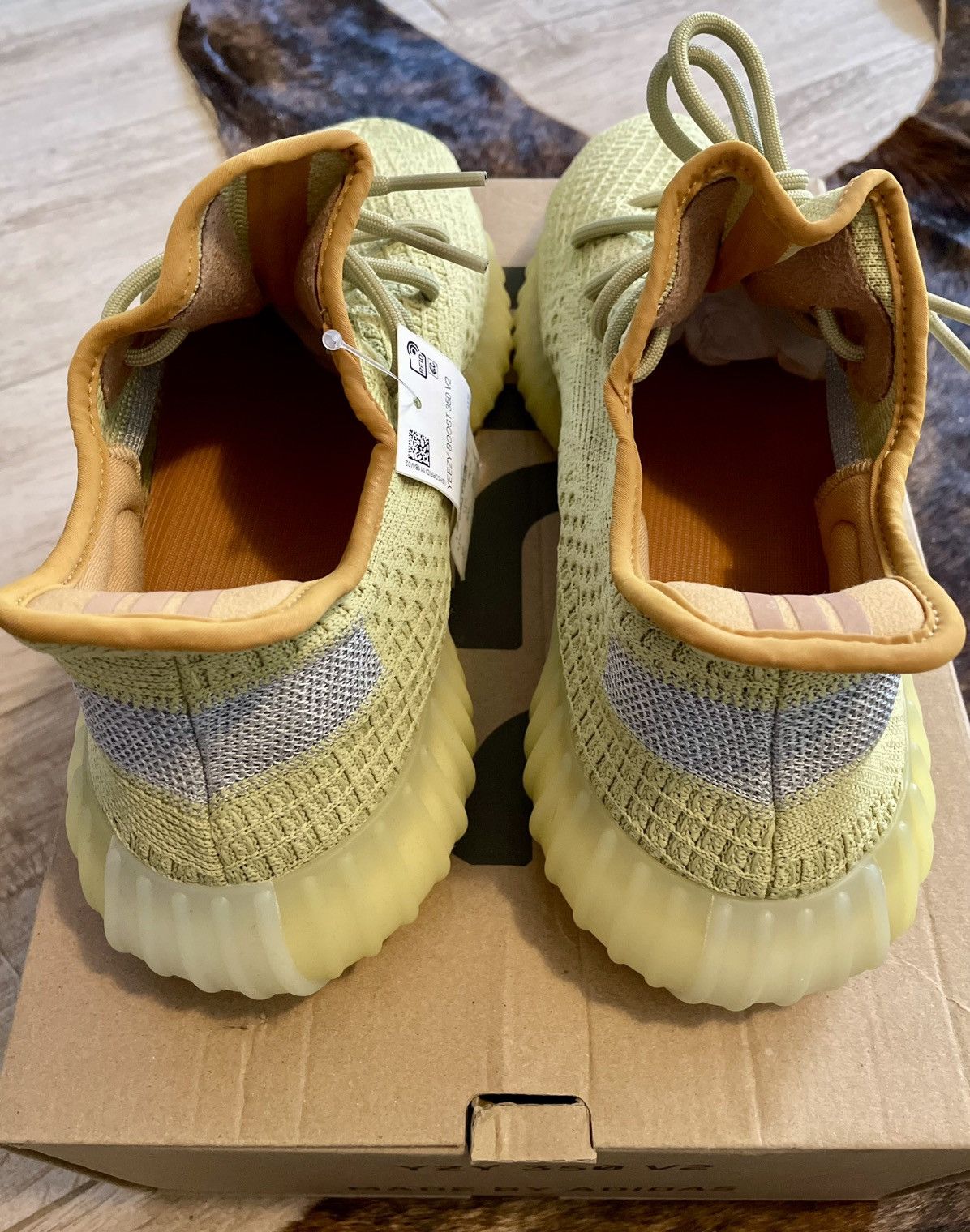 Yeezy Adidas Yeezy Boost 350 V2 Marsh Size 12 New! Size US 12 / EU 45 - 13 Thumbnail