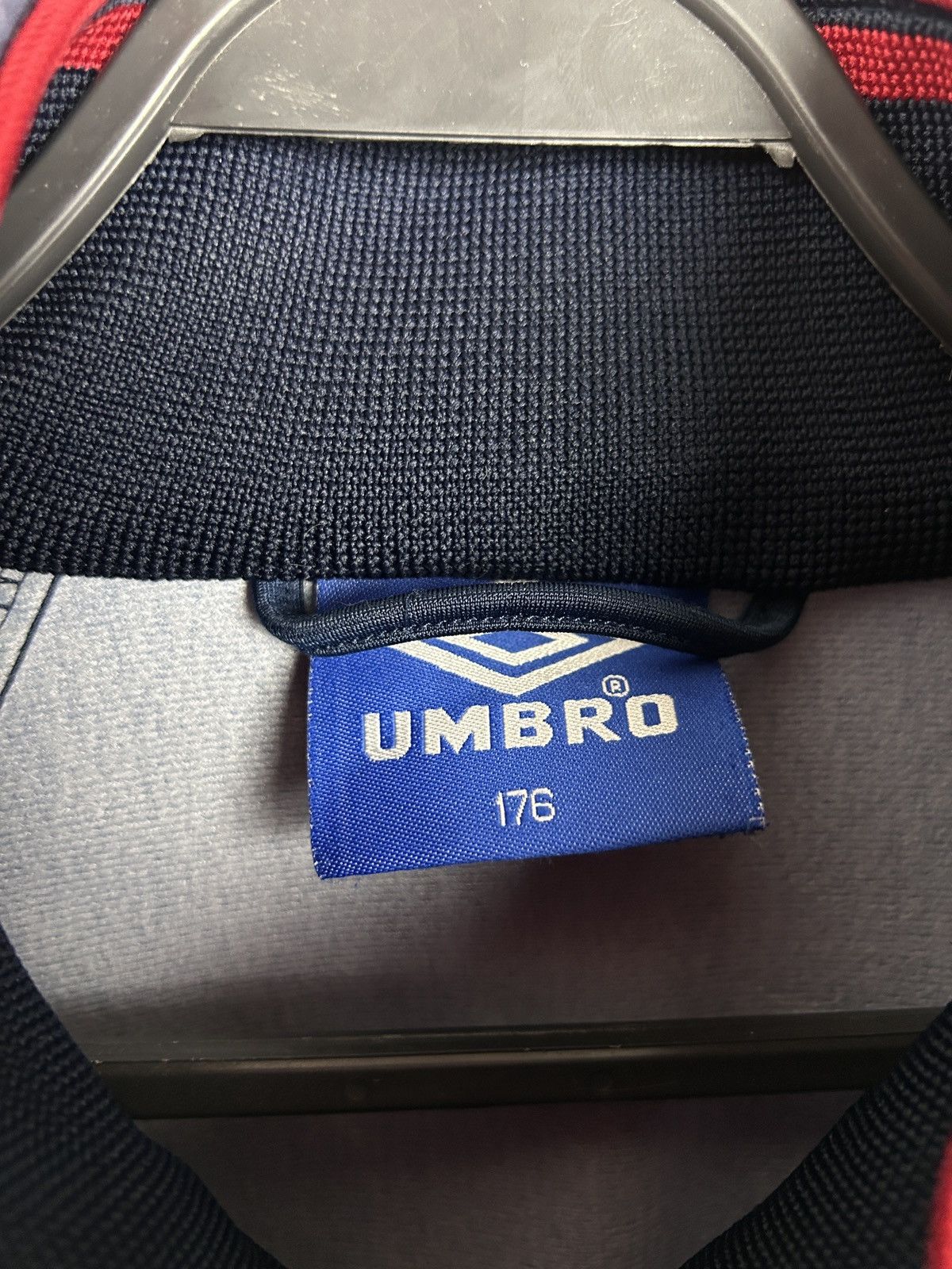 Umbro 90s Vintage Umbro Ajax FC 1997/98 Away Tracksuit Jacket Size US S / EU 44-46 / 1 - 10 Thumbnail