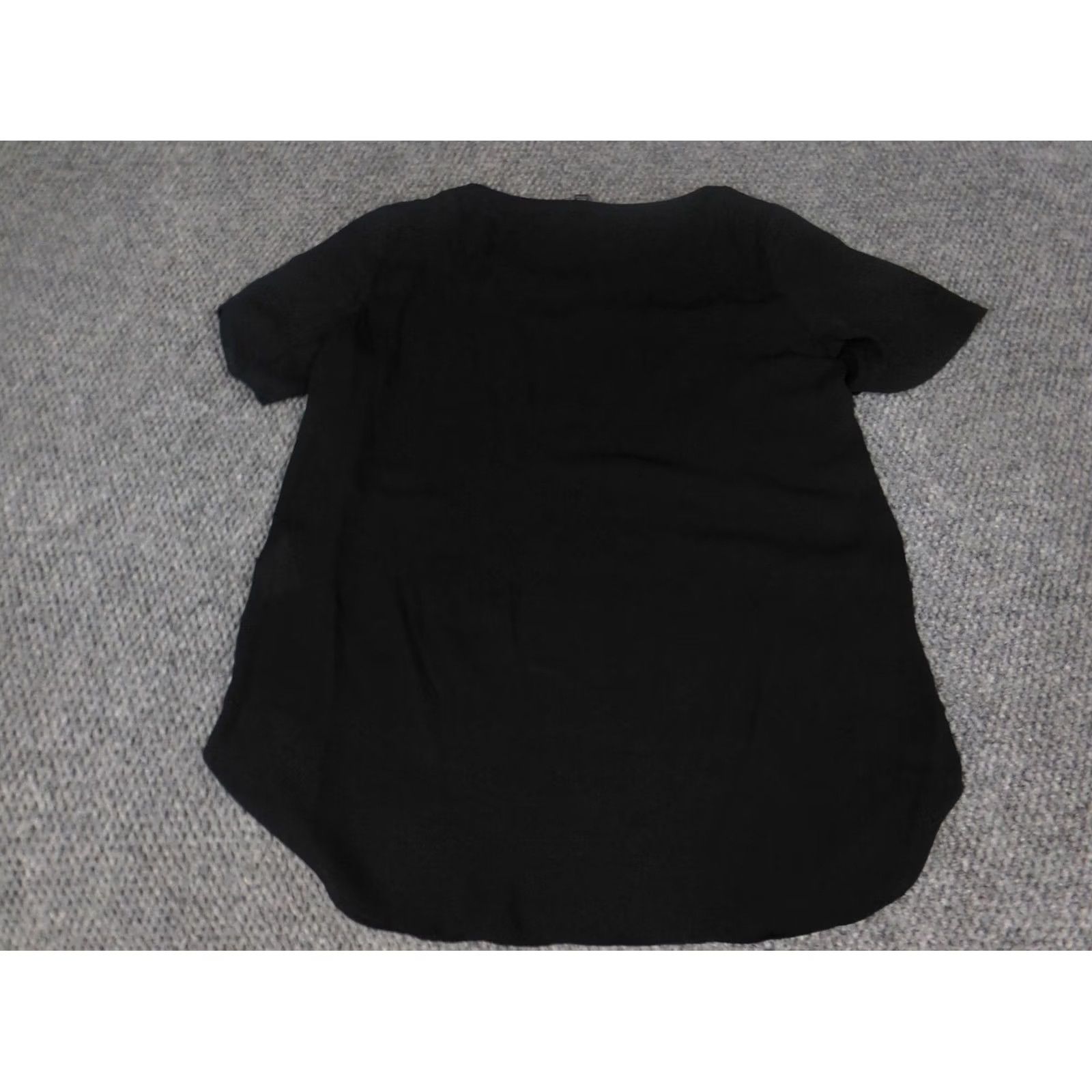 Banana Republic Banana Republic Blouse Short Sleeve Black Crew Neck Pullover S Women Regular Polyester Rayon Casual Basic Classic Stretch Size S / US 4 / IT 40 - 7 Thumbnail