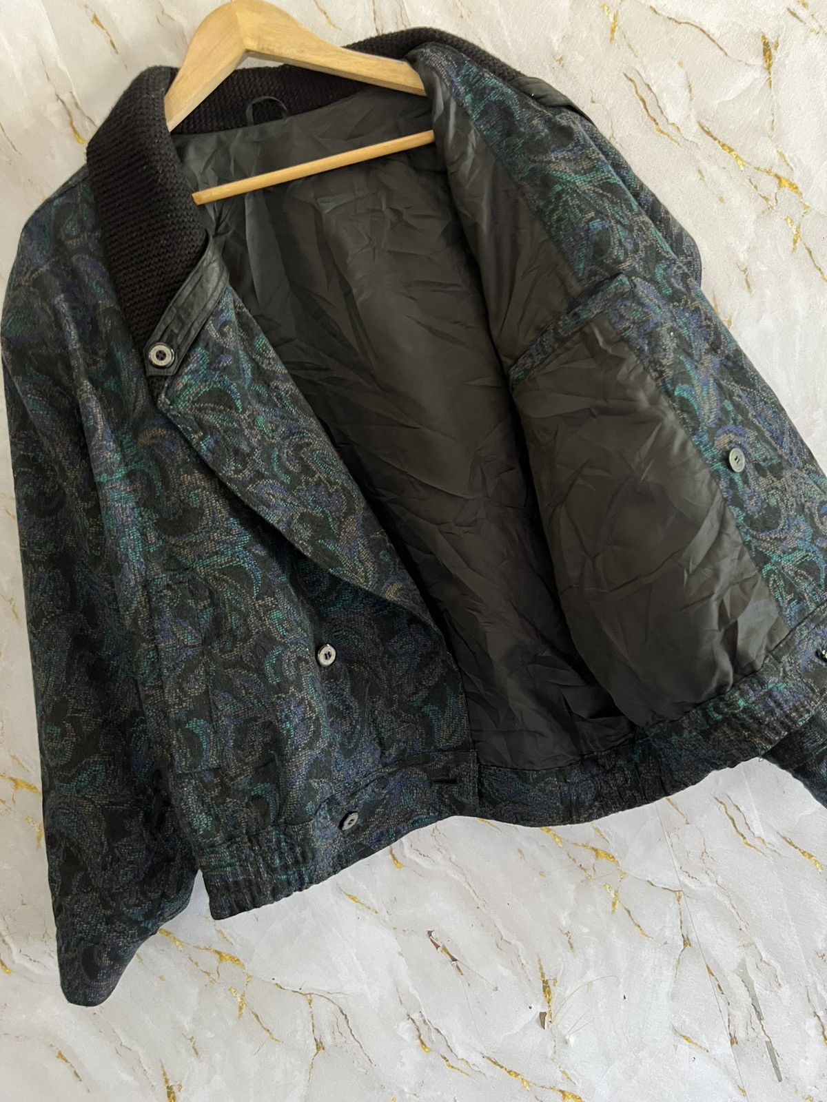 Vintage Vintage 90s Paisley Jacquard Bomber Jacket Knit Collar Trim Size US XXL / EU 58 / 5 - 6 Thumbnail
