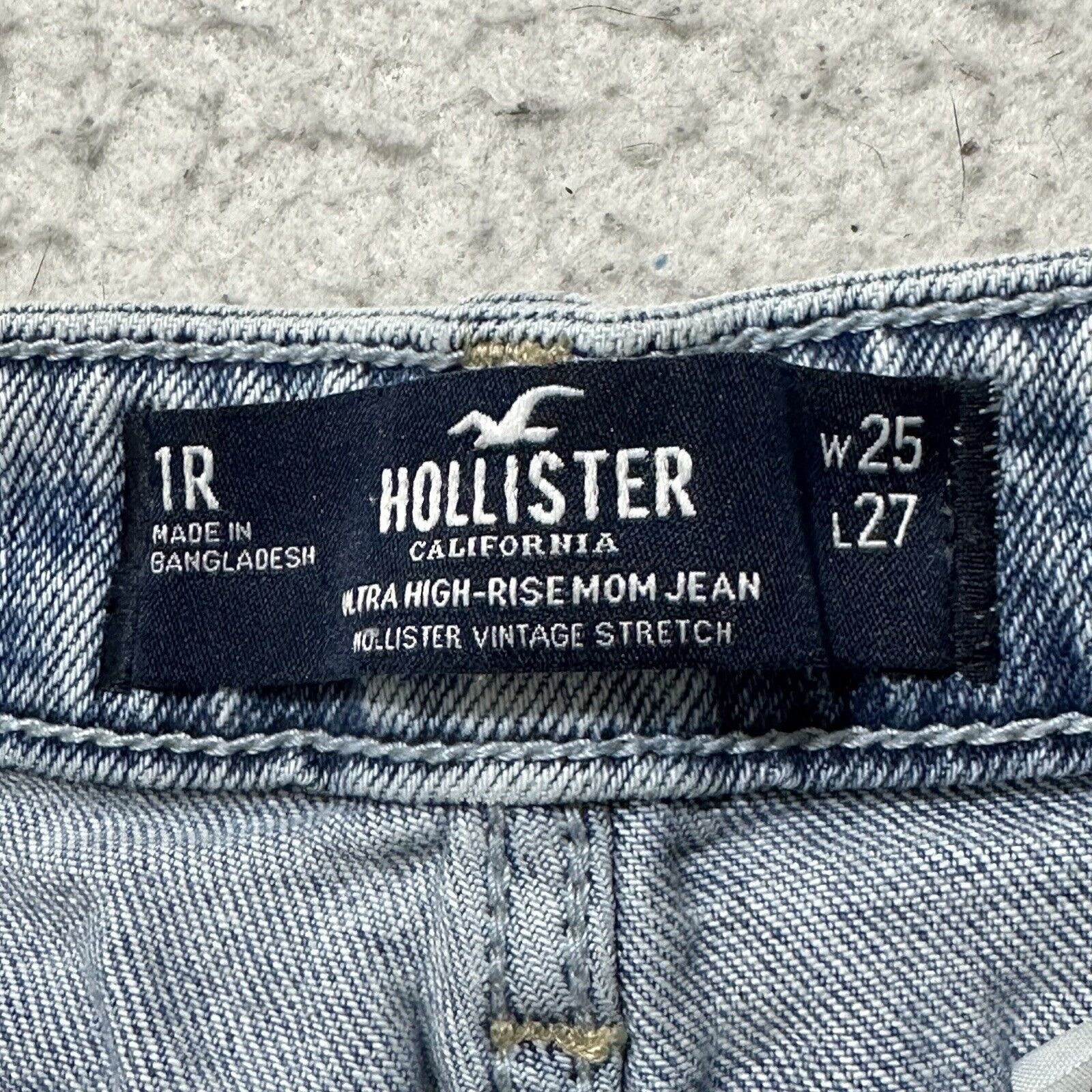 Hollister Hollister Ultra High Rise Mom Jean 25 Blue Distressed Jeans Size 26" / US 2 / IT 38 - 5 Thumbnail