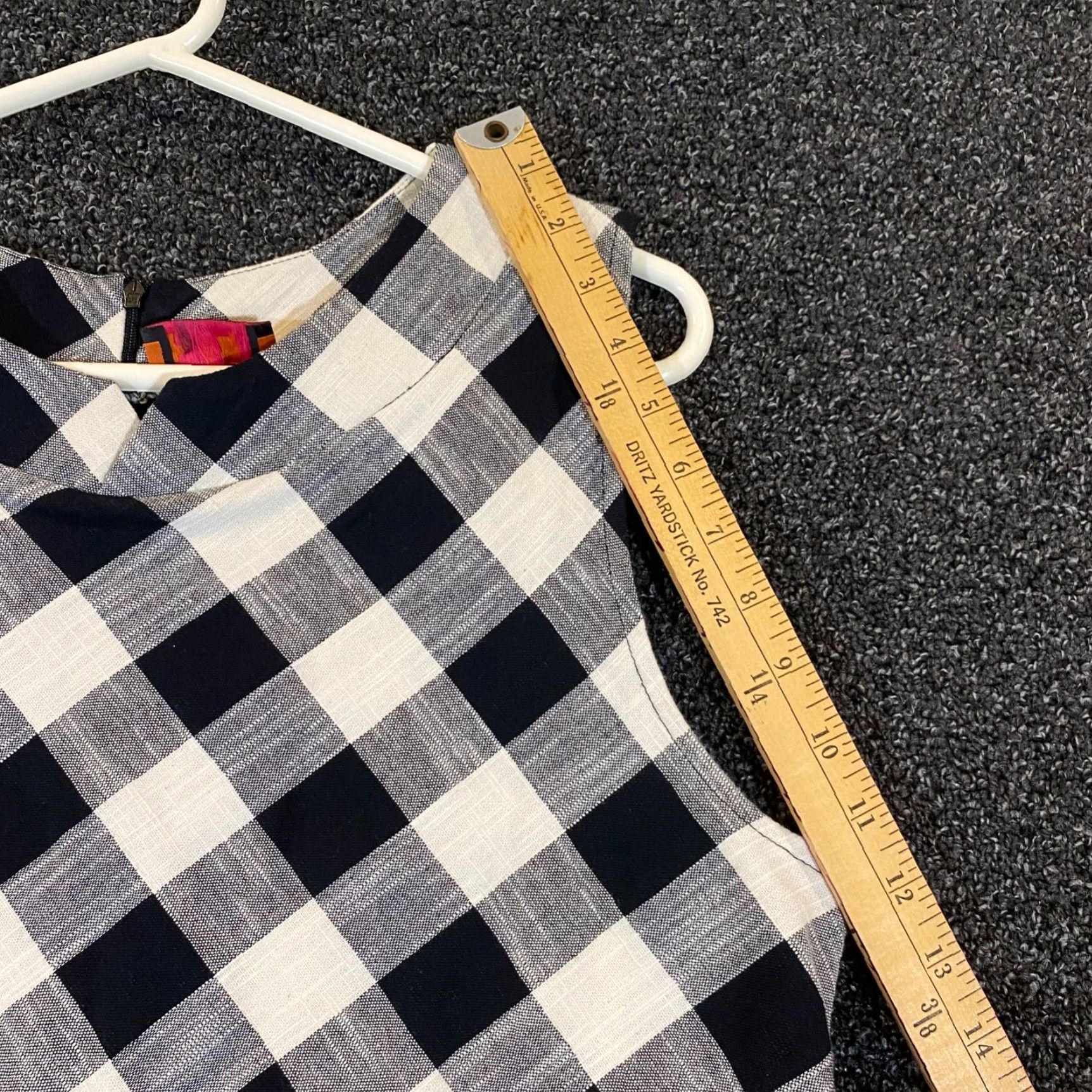 Vintage ISLE by Melis Kozan Top Womens M Black Gray Plaid Sleeveless Blouse NICE Size M / US 6-8 / IT 42-44 - 6 Thumbnail