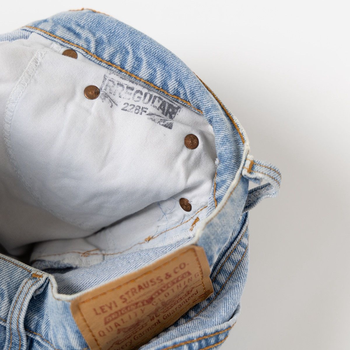 Levi's Levis 512 Coupe Etroite Patchwork Denim Shorts Distressed Size US 32 / EU 48 - 7 Thumbnail