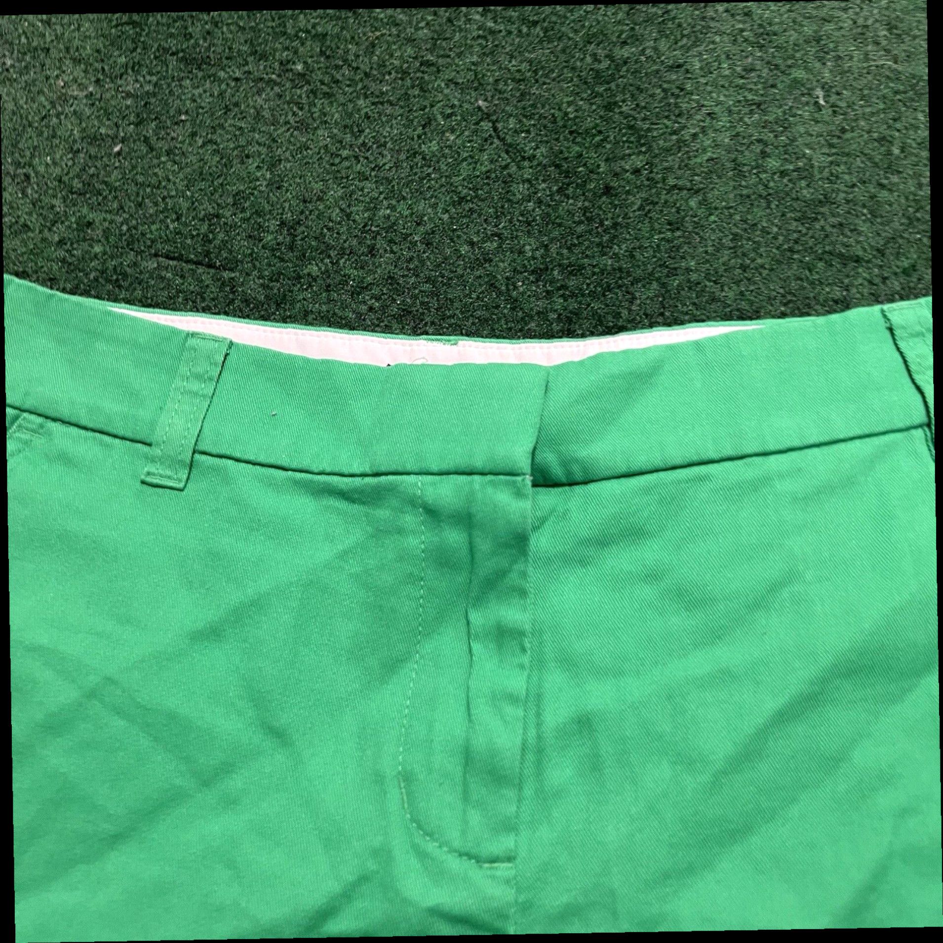 J.Crew J. Crew Chino Shorts Green 4.5" Inseam Size 8 32 In Waist Size 32" / US 10 / IT 46 - 2 Thumbnail