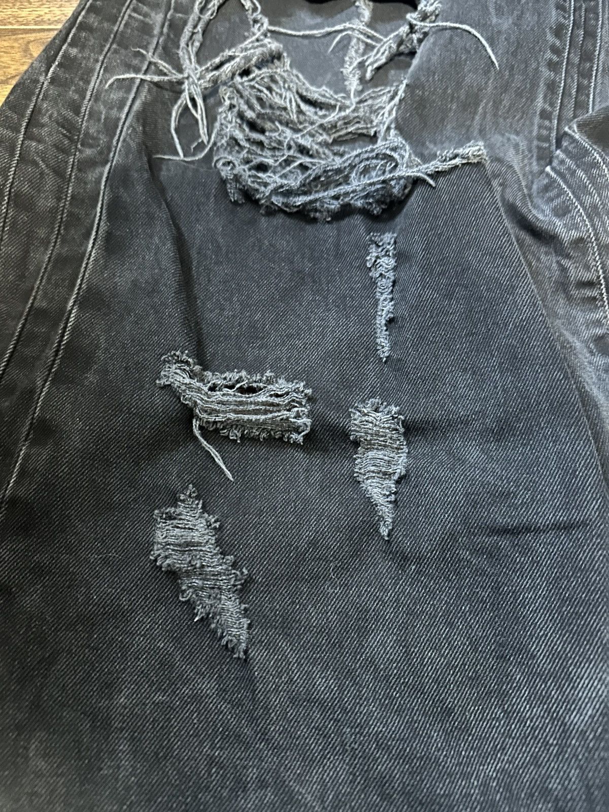 Vetements Vetements black distersed denim Size US 31 - 5 Thumbnail