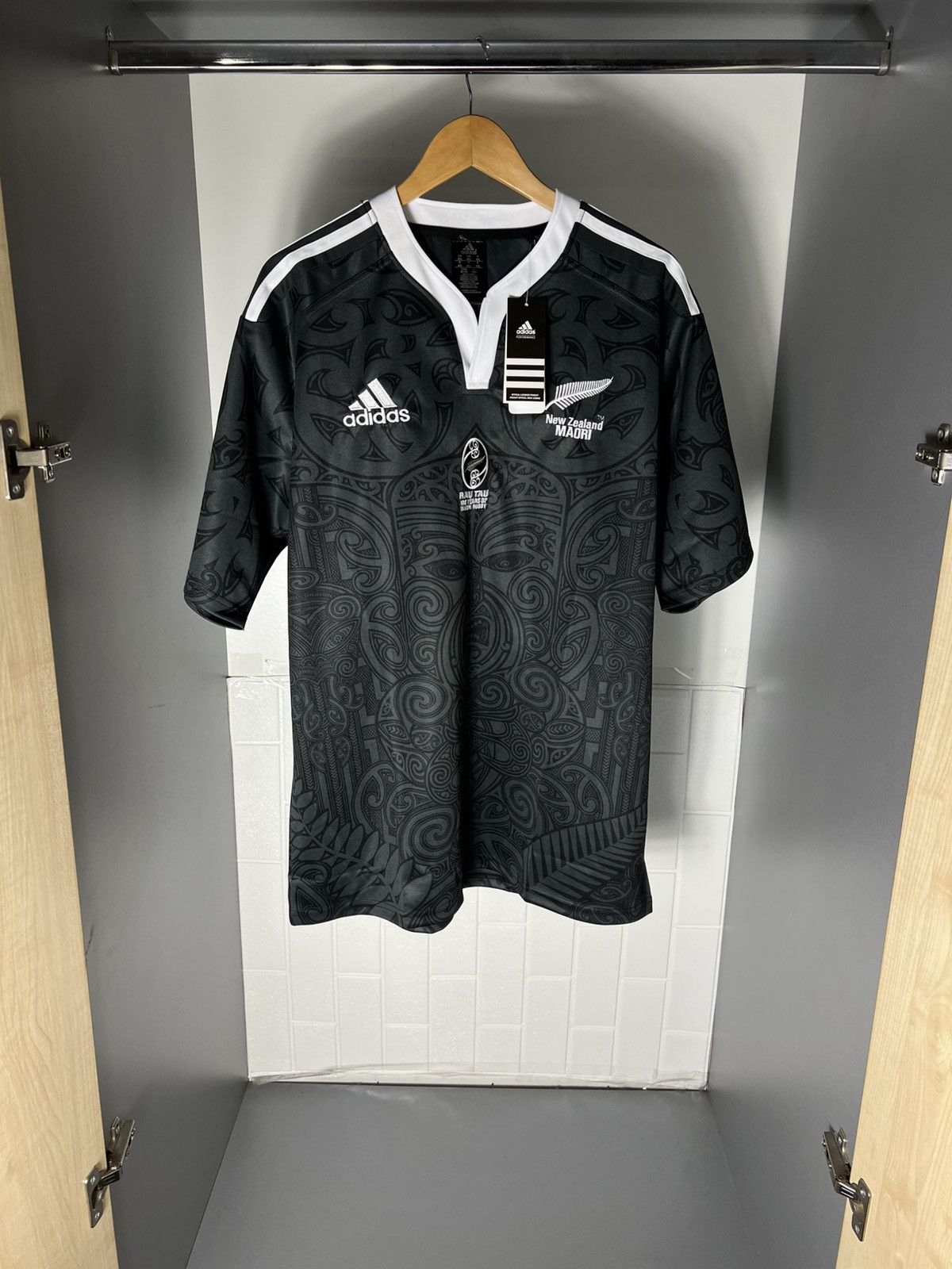 Adidas VINTAGE ADIDAS NEW ZEALAND MAORI NRL RUGBY JERSEY RETRO Y2K Size US XXL / EU 58 / 5 - 7 Thumbnail