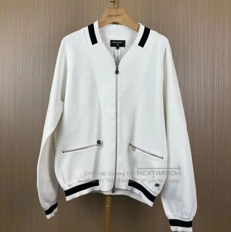 Chanel Chanel White Women's Jacket with Dark Accents . Size L / US 10 / IT 46 - 1 Thumbnail