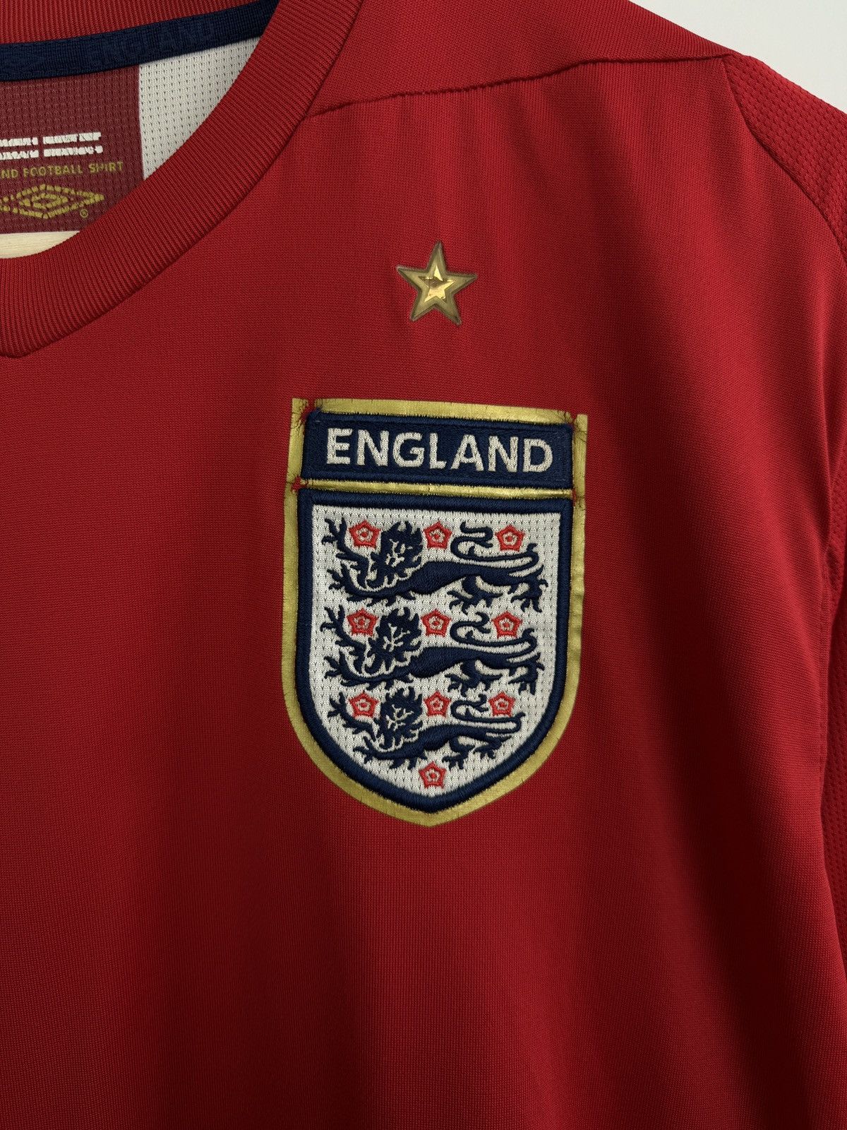 Umbro 🏴󠁧󠁢󠁥󠁮󠁧󠁿 Vintage 2006 England Umbro Soccer Jersey Training T-Shirt Size US L / EU 52-54 / 3 - 4 Thumbnail