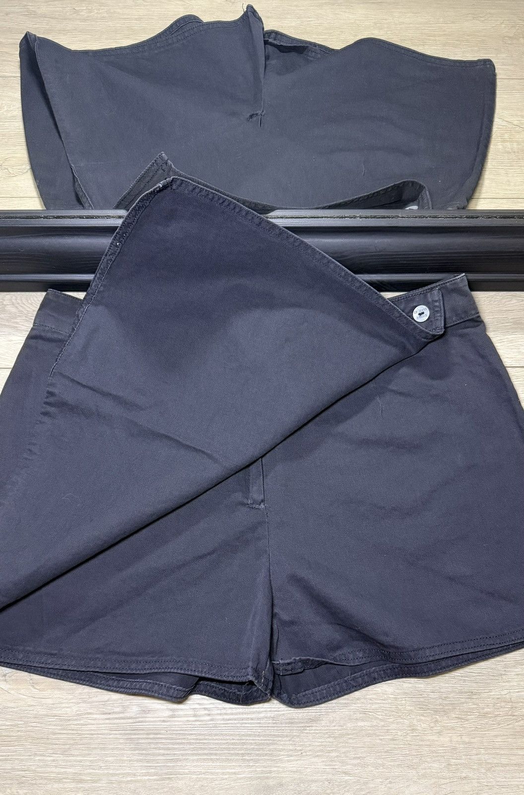 Calvin Klein Y2K 2000s Calvin Klein Mini Skirt Cover Denim Shorts Size 32" / US 10 / IT 46 - 4 Thumbnail