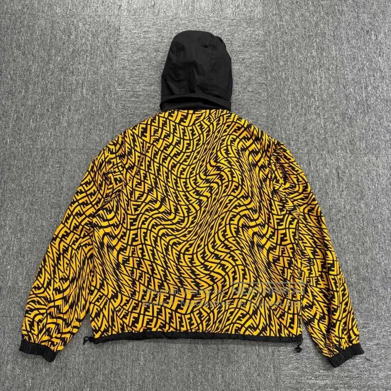 Fendi Fendi Leopard Print Double-Faced Windbreaker Size US L / EU 52-54 / 3 - 9 Thumbnail