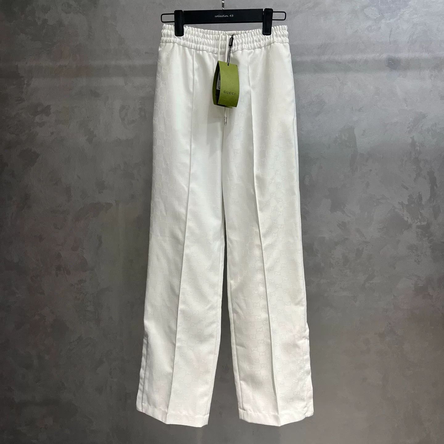 Gucci Gucci Casual White Pants us_2 Women Size 26" / US 2 / IT 38 - 1 Thumbnail