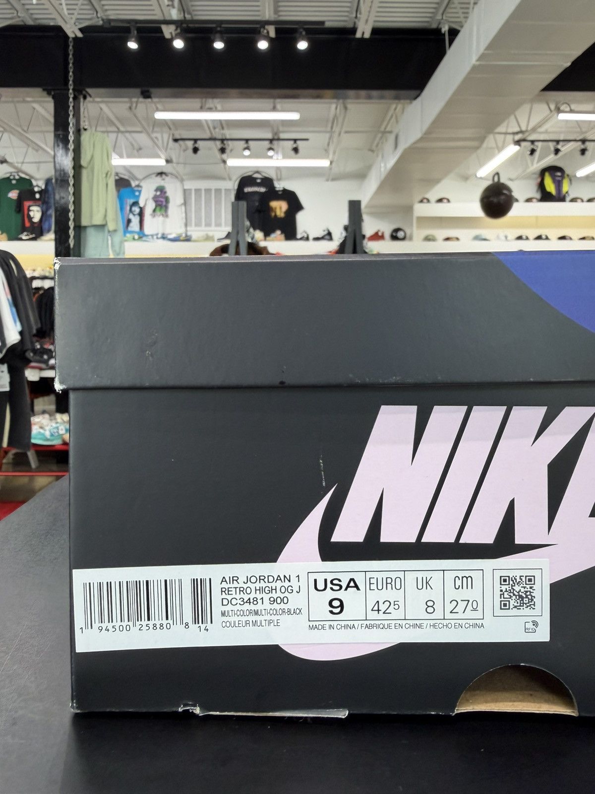 J Balvin × Jordan Brand Jordan 1 J Balvin Size 9 (2020) Size US 9 / EU 42 - 13 Thumbnail