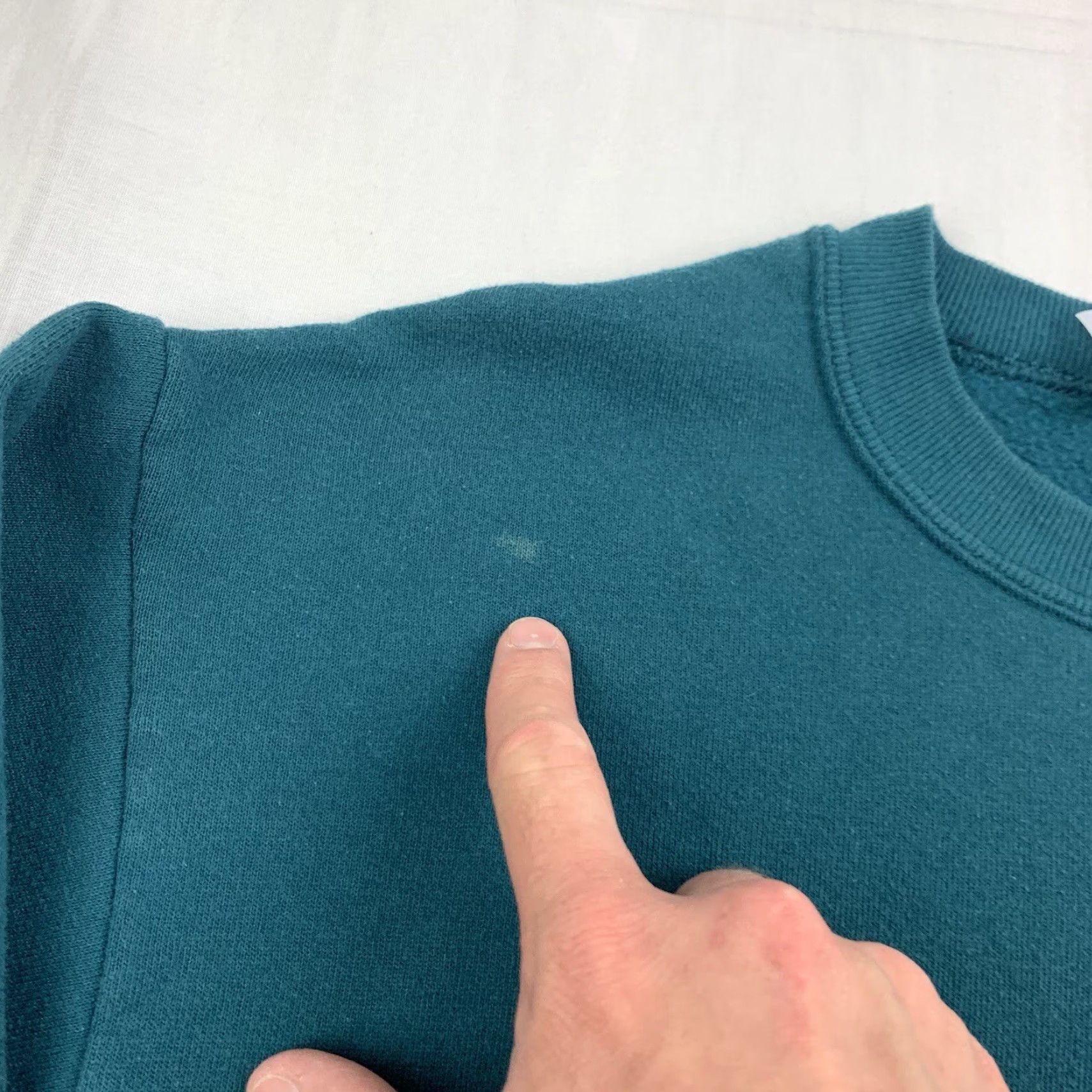 Jerzees VINTAGE Jerzees Sweatshirt Shirt Men M Green 90s Nature Fall Log Cabin Pullover Crew Neck Small Bleach Stains Included Size US M / EU 48-50 / 2 - 6 Thumbnail