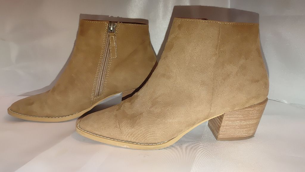 Linea Linea Paola Windy Snip Booties Size 7 Size US 7 / IT 37 - 3 Thumbnail