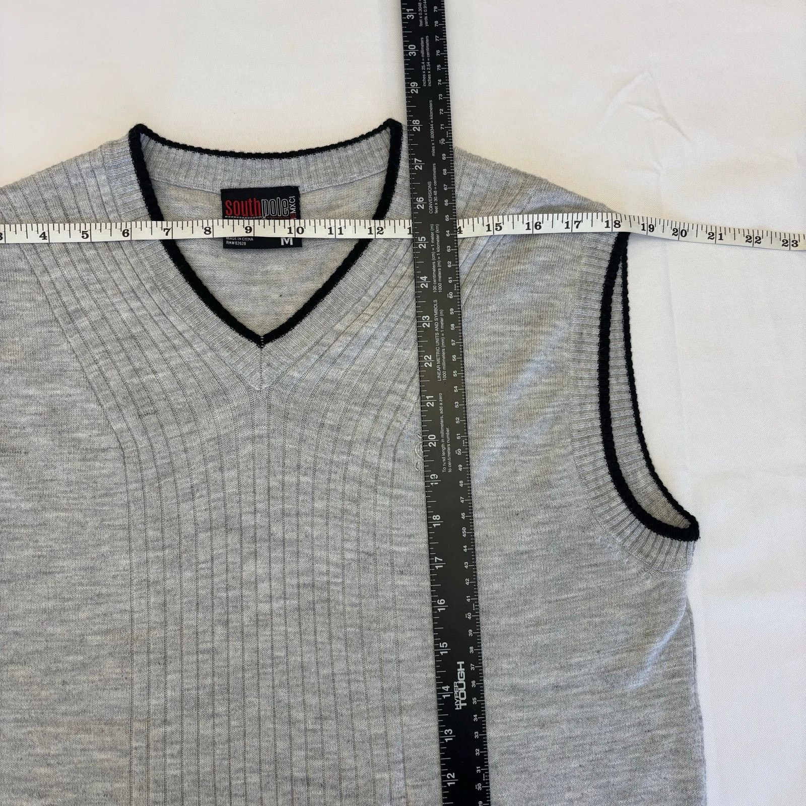Southpole Southpole Authentic Collection Gray V-Neck Sweater Vest M Size US M / EU 48-50 / 2 - 3 Thumbnail