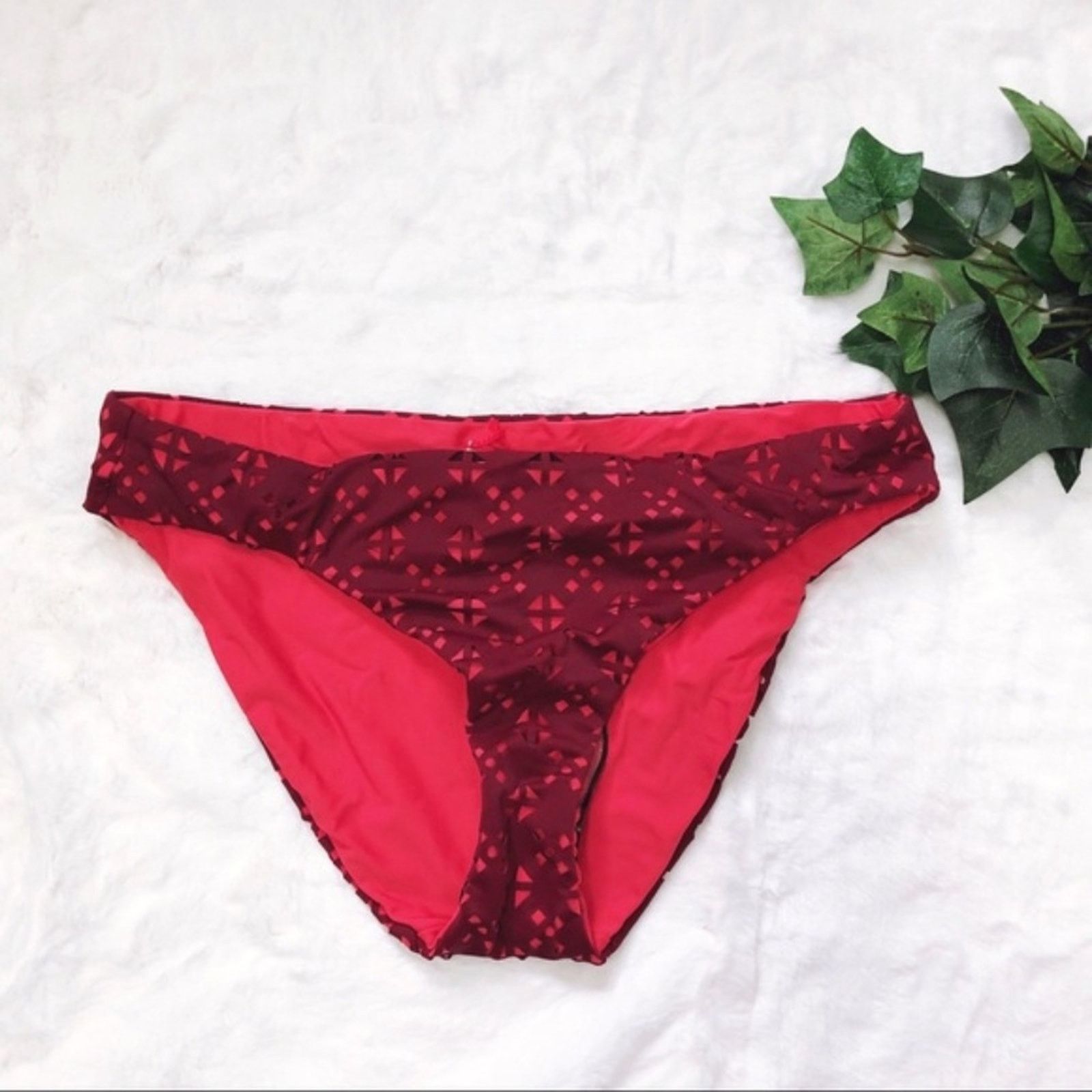 Loft LOFT Red Beach Perforated Hipster Bikini Bottom Size 28" / US 6 / IT 42 - 8 Thumbnail