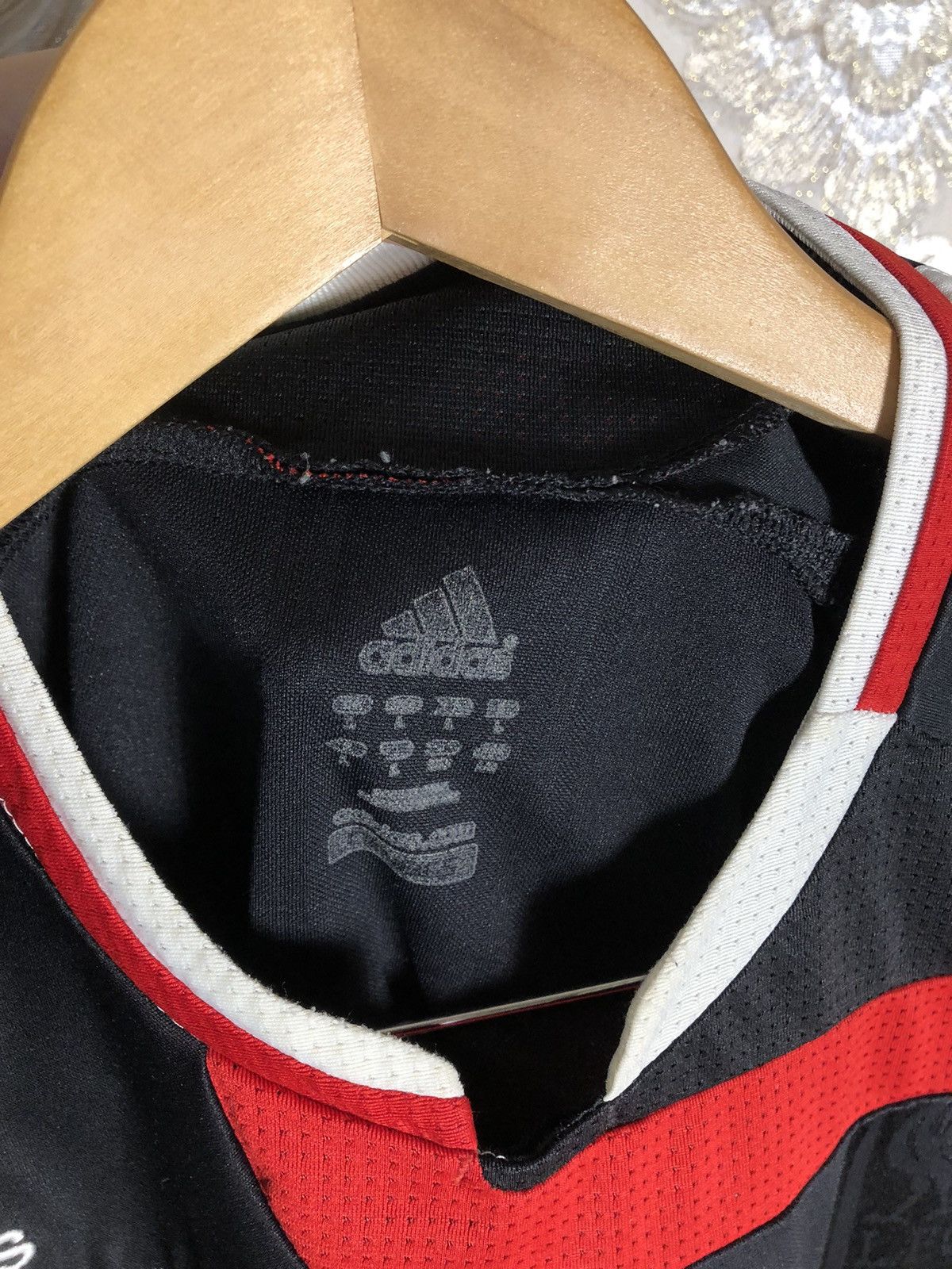 Adidas VINTAGE ADIDAS FC LIVERPOOL ENGLAND SOCCER JERSEY RETRO 90s Size US L / EU 52-54 / 3 - 5 Thumbnail