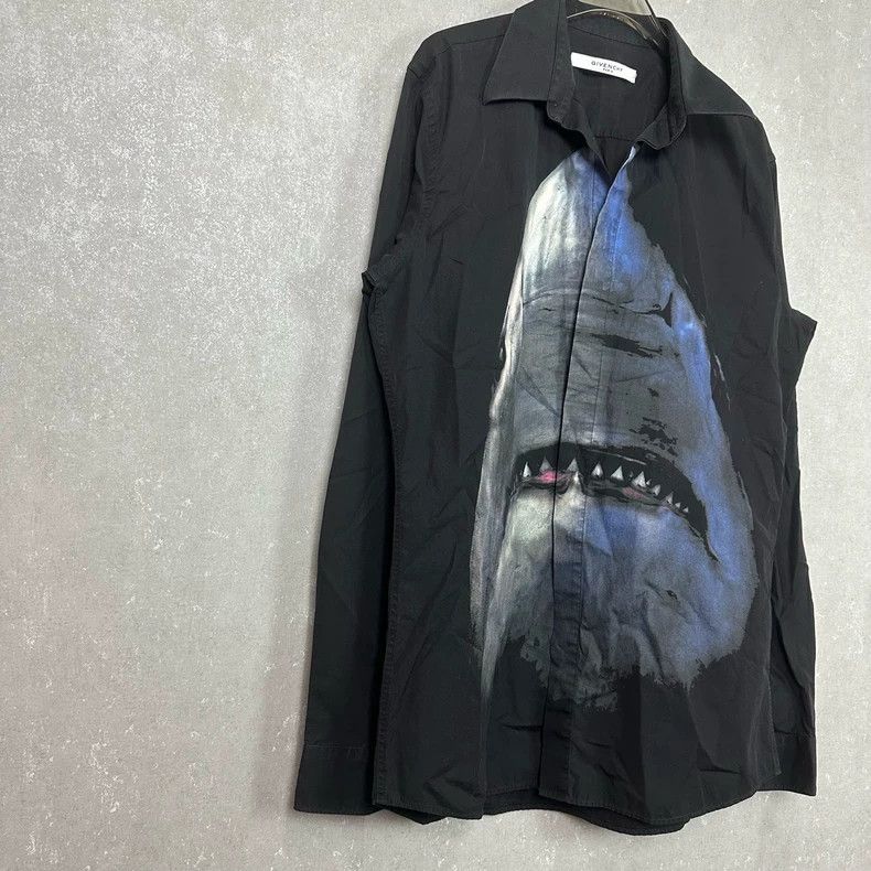 Givenchy Givenchy Limited edition shark shirt Size US XL / EU 56 / 4 - 4 Thumbnail