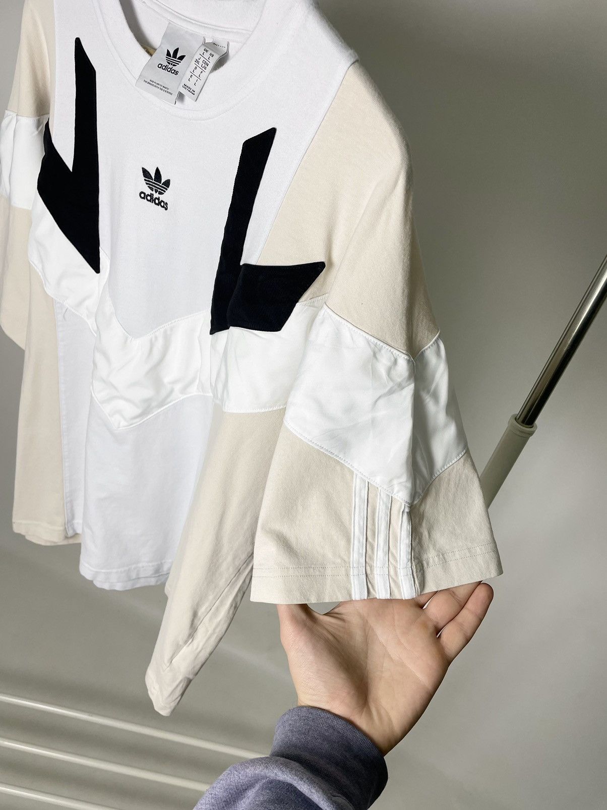 Adidas Adidas Originals 👻 nylon patched vintage jersey tee t shirt Size US L / EU 52-54 / 3 - 6 Thumbnail