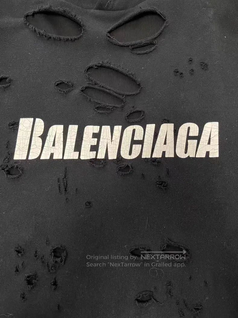 Balenciaga Balenciaga Artistic Printed Cracked Effect Ripped Hooded S Size US M / EU 48-50 / 2 - 3 Thumbnail
