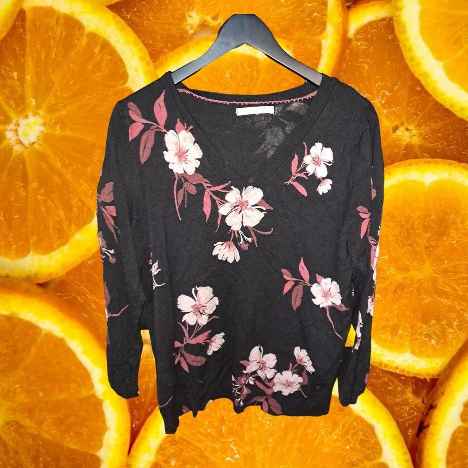 Other Daniel Rainn Black Floral V Neck‎ Sweater Size L / US 10 / IT 46 - 1 Thumbnail