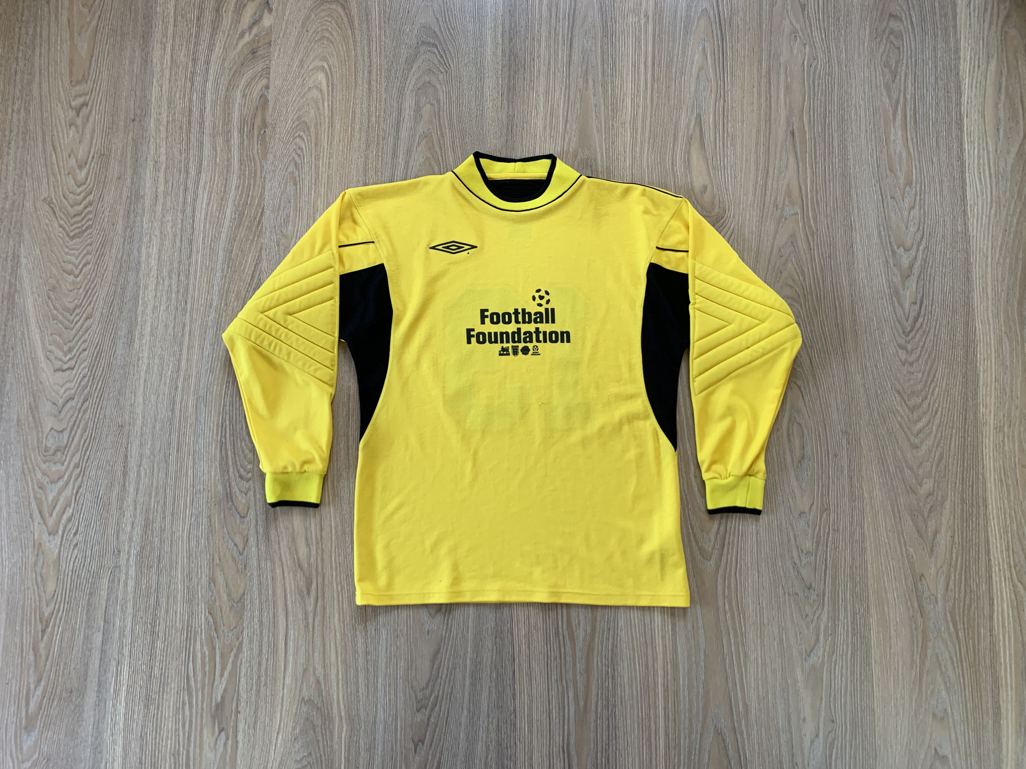 Umbro × Vintage Umbro Rare Vintage Goalkeeper Padded Longsleeve Jersey Size US S / EU 44-46 / 1 - 1 Thumbnail