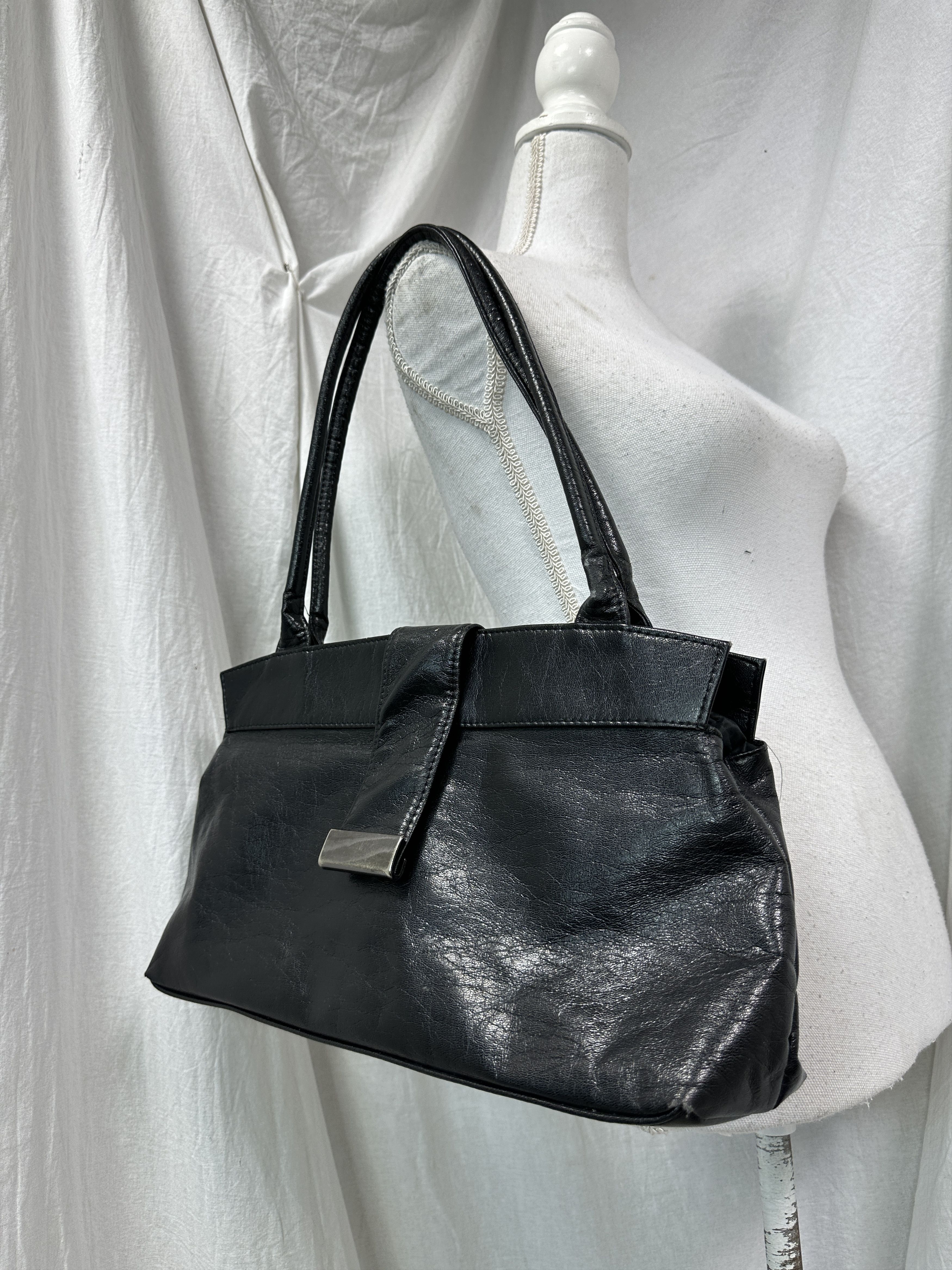 Vintage Vintage Avant Garde Leather Grunge Baguette Bag Y2K Size ONE SIZE - 1 Thumbnail