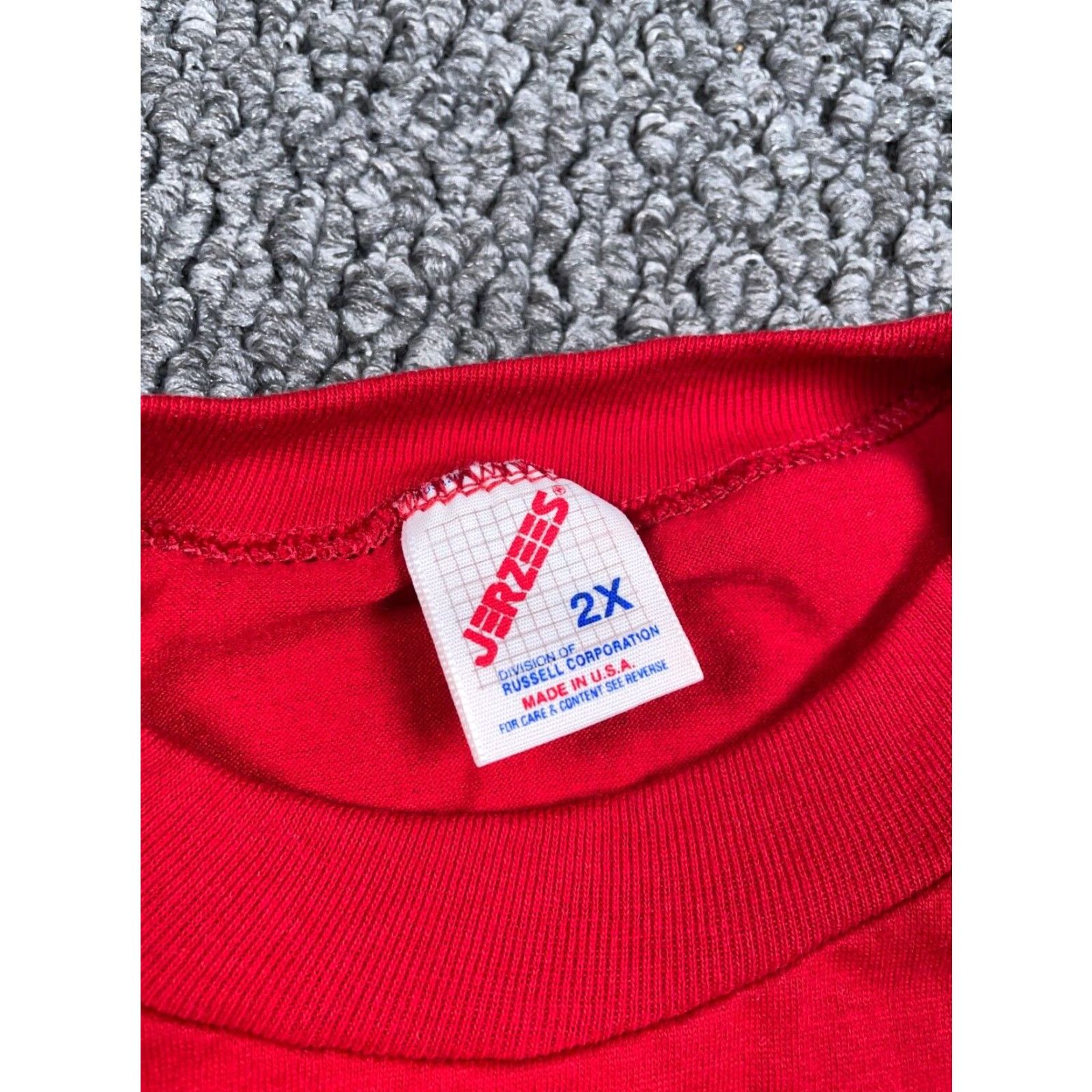 Jerzees VTG 90s Jerzees Blank T-Shirt Adult 2X Red Solid 50-50 Made in USA Men Shirt Old School 90s Mens Size US XXL / EU 58 / 5 - 3 Thumbnail