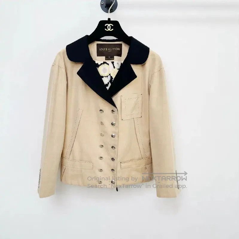 Louis Vuitton Louis Vuitton Beige Women's Coat XS Size . Size XS / US 0-2 / IT 36-38 - 1 Thumbnail