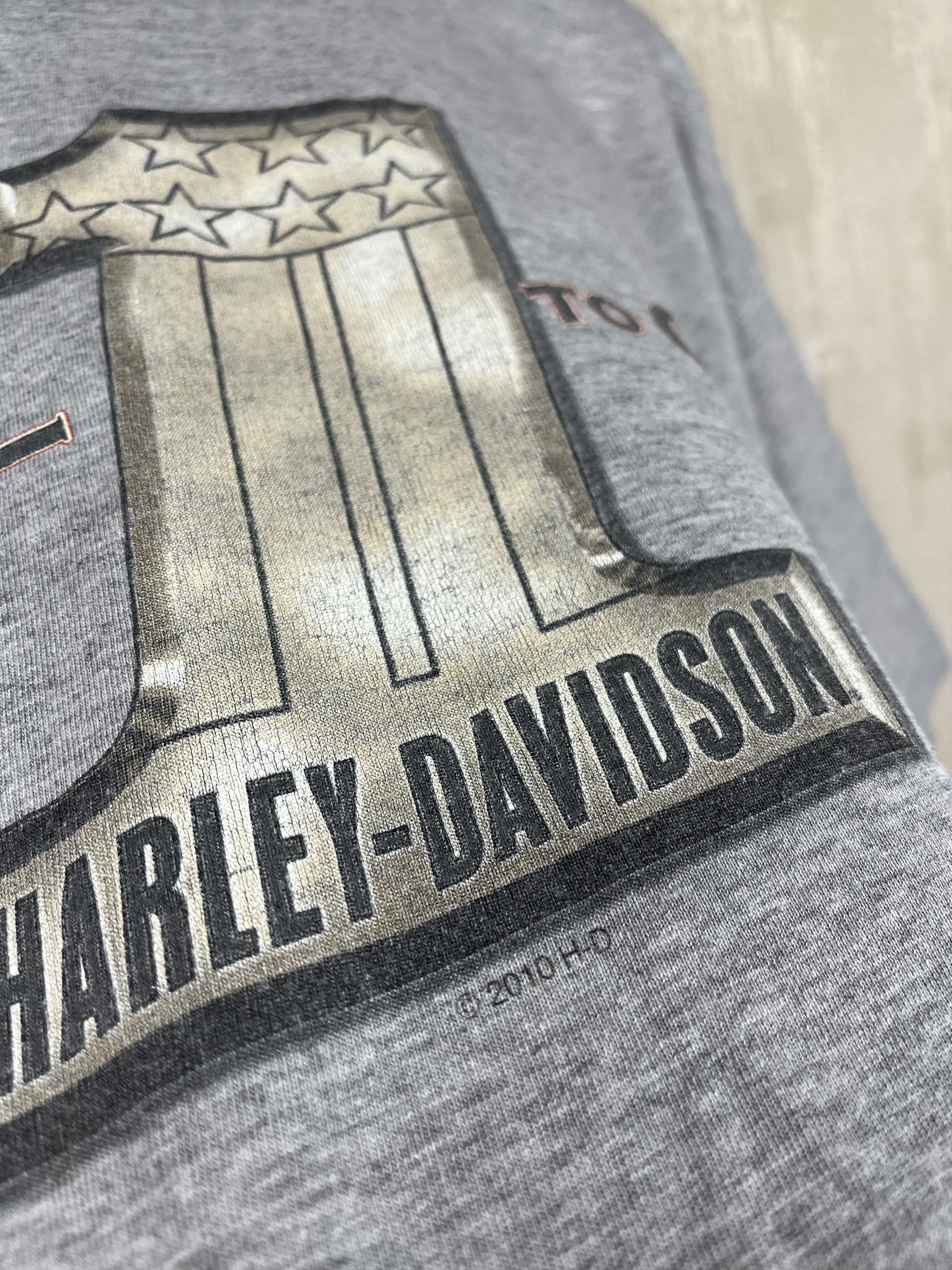 Harley Davidson Harley-Davidson 2010 Loyal to One Cheltenham England T-shirt Size US XL / EU 56 / 4 - 8 Thumbnail