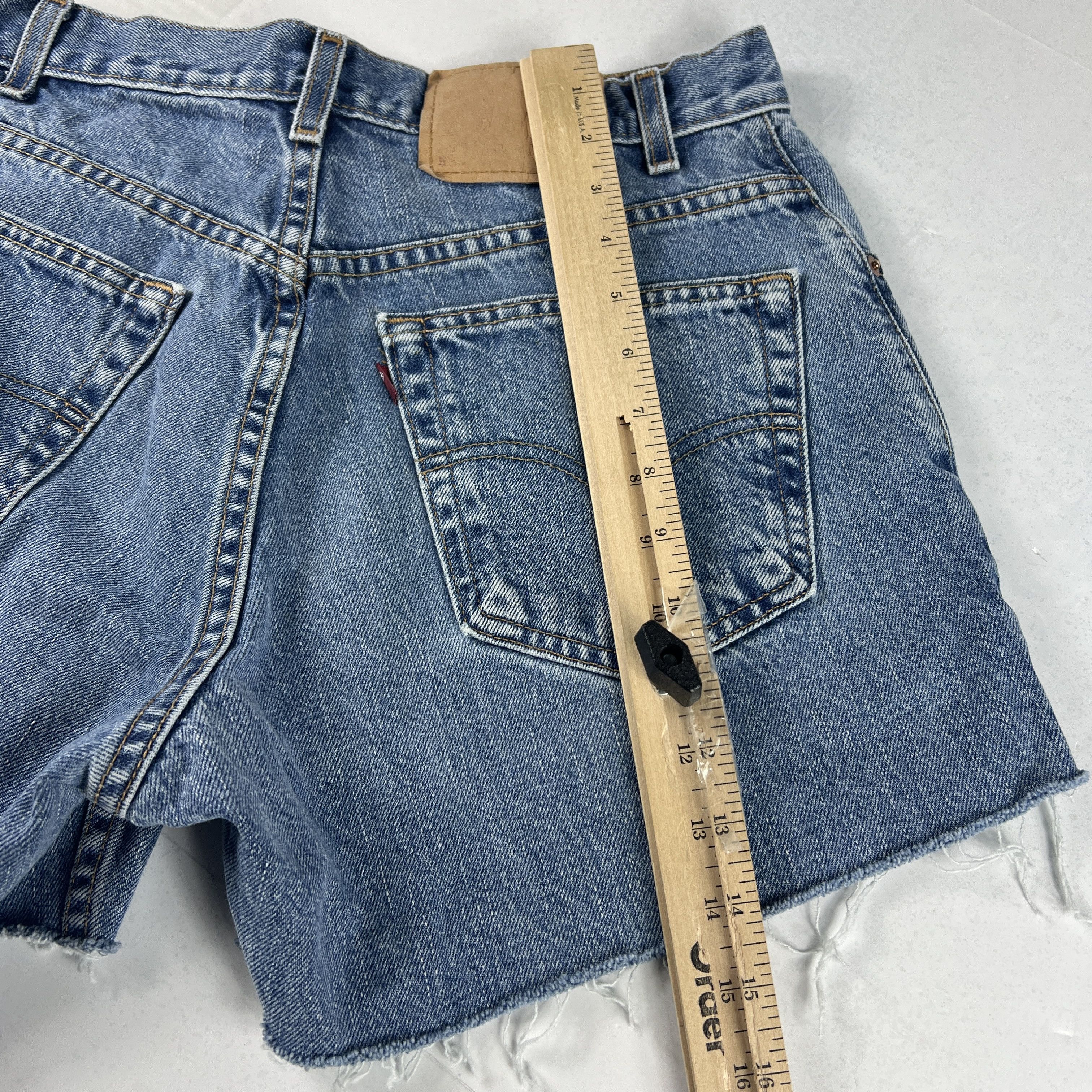 Levi's × Vintage Y2K Levi's Jeans Shorts 560 Loose Faded Cut Off Denim Jorts Size US 31 - 14 Thumbnail
