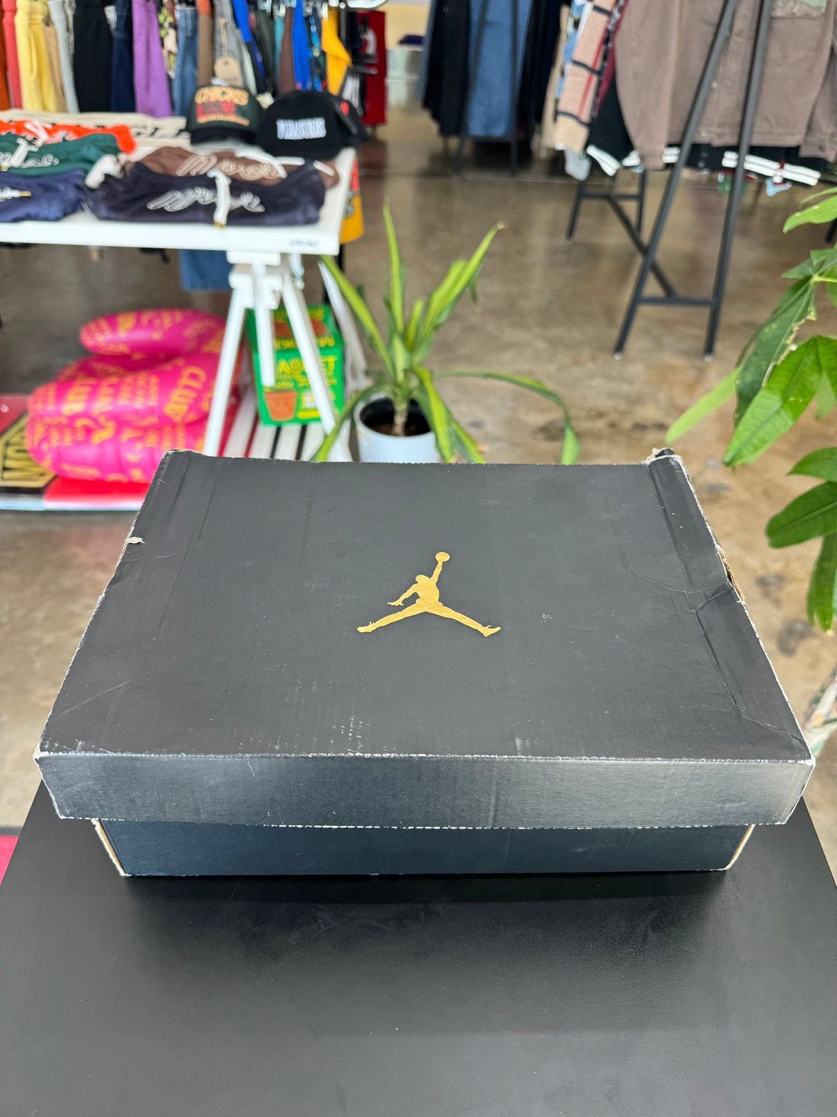 Jordan Brand Air Jordan 4 Oreo Sz. 5Y (2015) Size US 5 / EU 37 - 13 Thumbnail