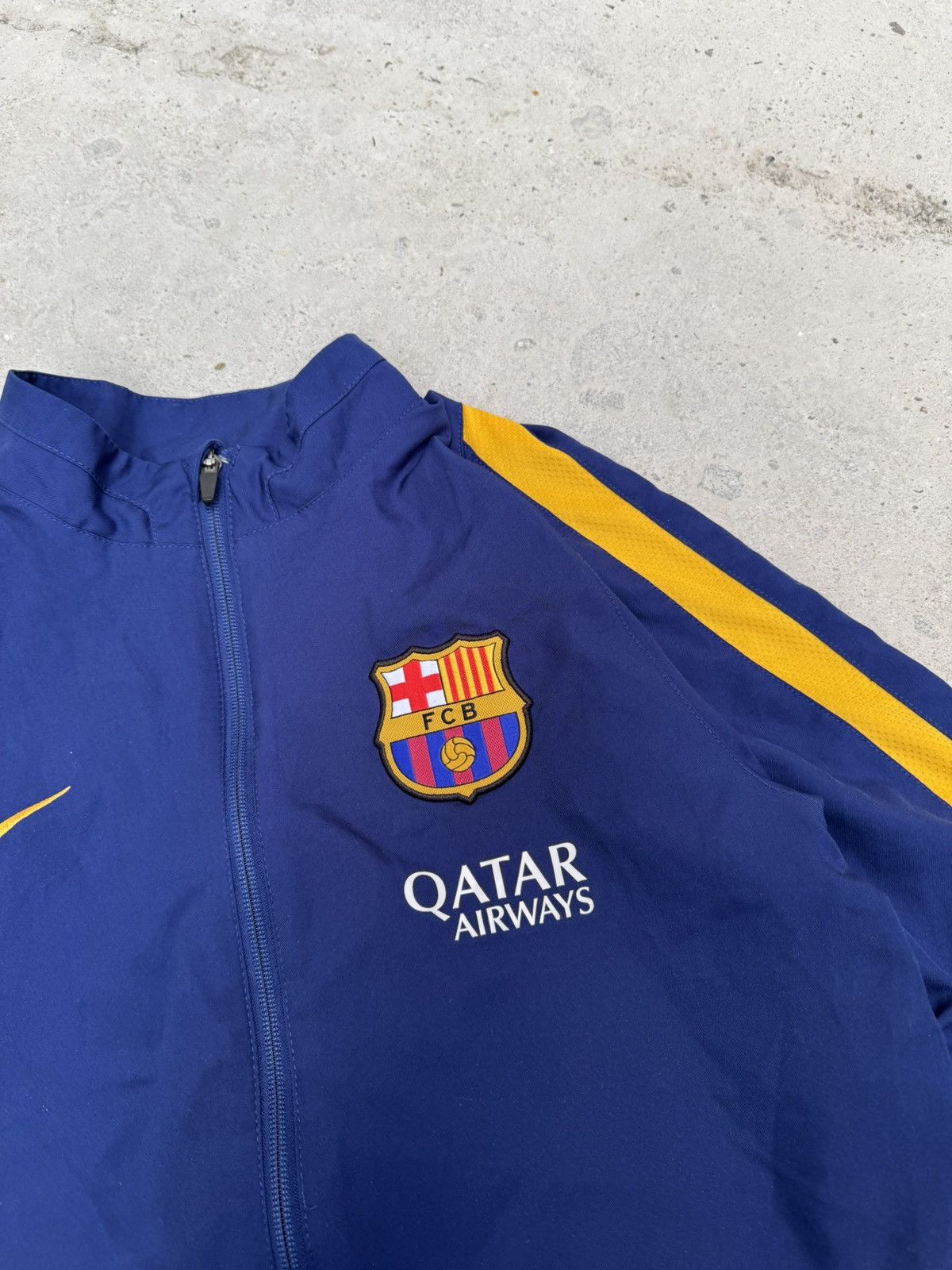 Nike Nike Barcelona 2015-2016 Soccer Zip Jacket Size US S / EU 44-46 / 1 - 4 Thumbnail