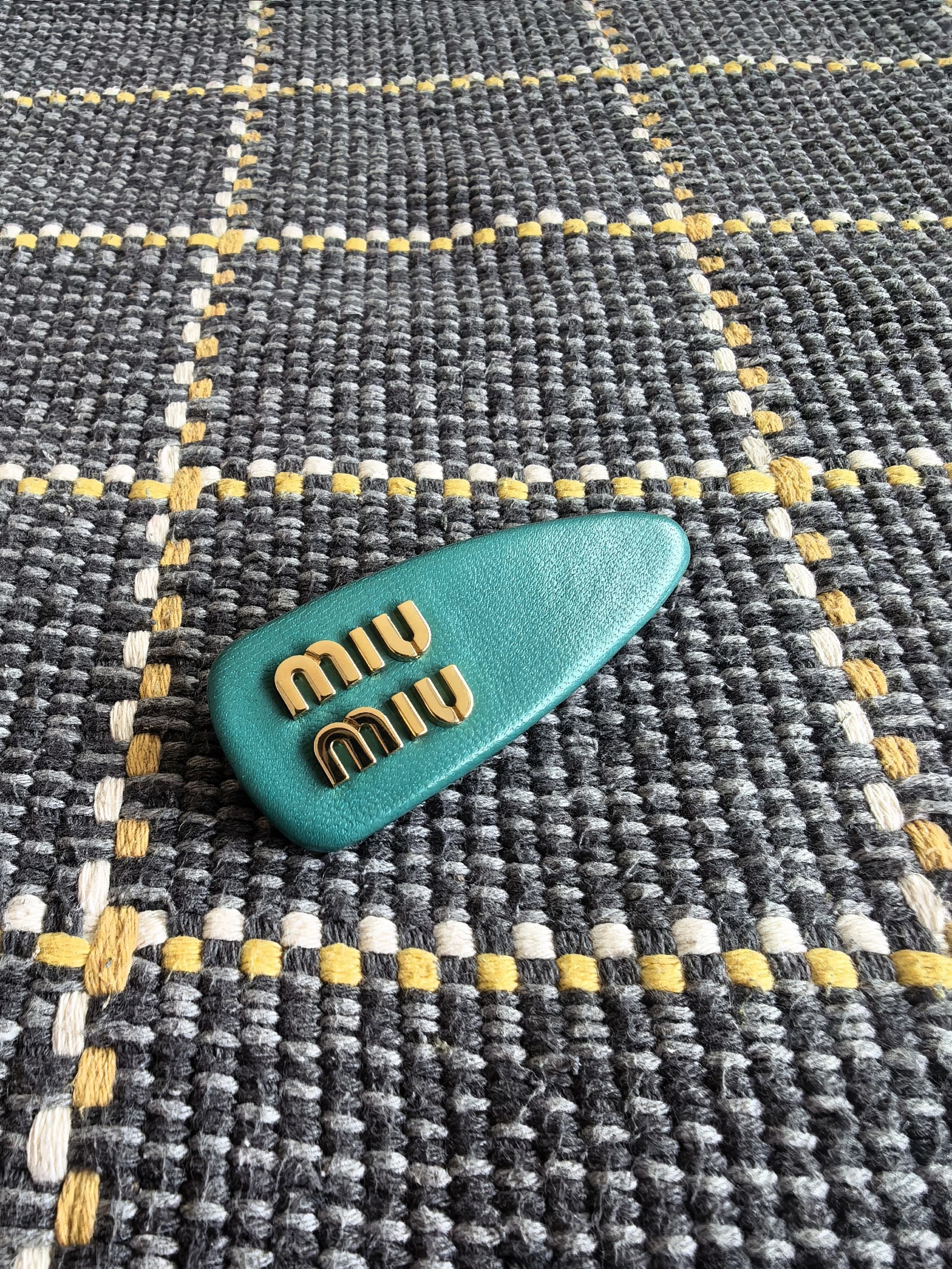 Miu Miu MIU MIU Deep Green Leather Hair Clip Gold Clasp Size ONE SIZE - 1 Thumbnail