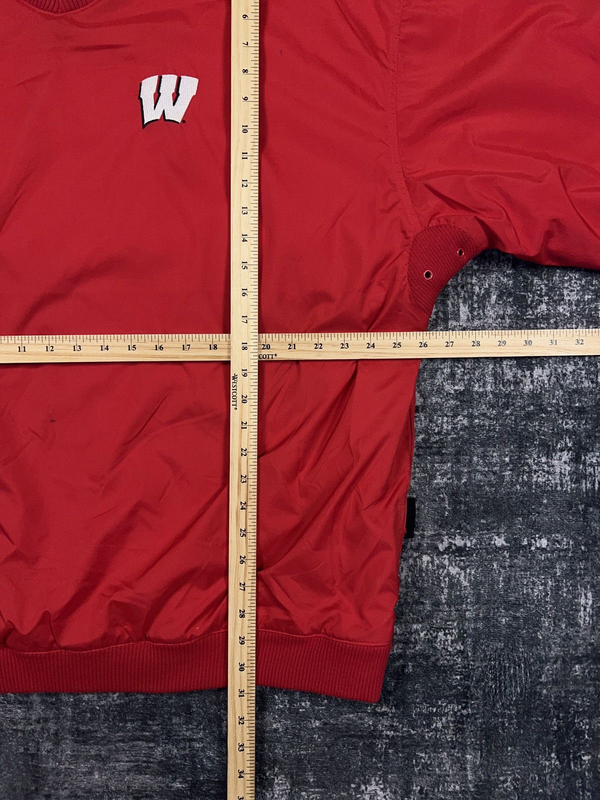 Reebok × Vintage Vintage 90s Wisconsin Badgers Insulated Pullover Windbreaker Size US XXL / EU 58 / 5 - 3 Thumbnail