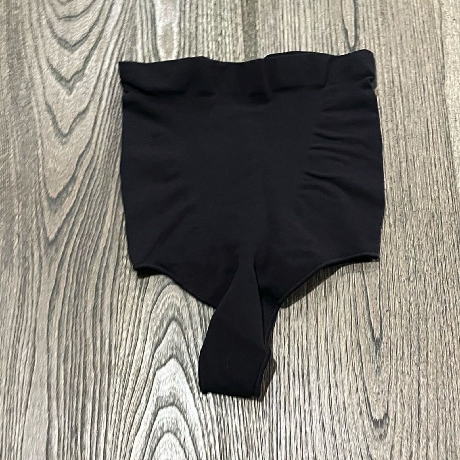 SKIMS NWOT Skims Thong Body Tummy Shaprewear Ruching Black 2XL/3XL Size ONE SIZE - 1 Thumbnail