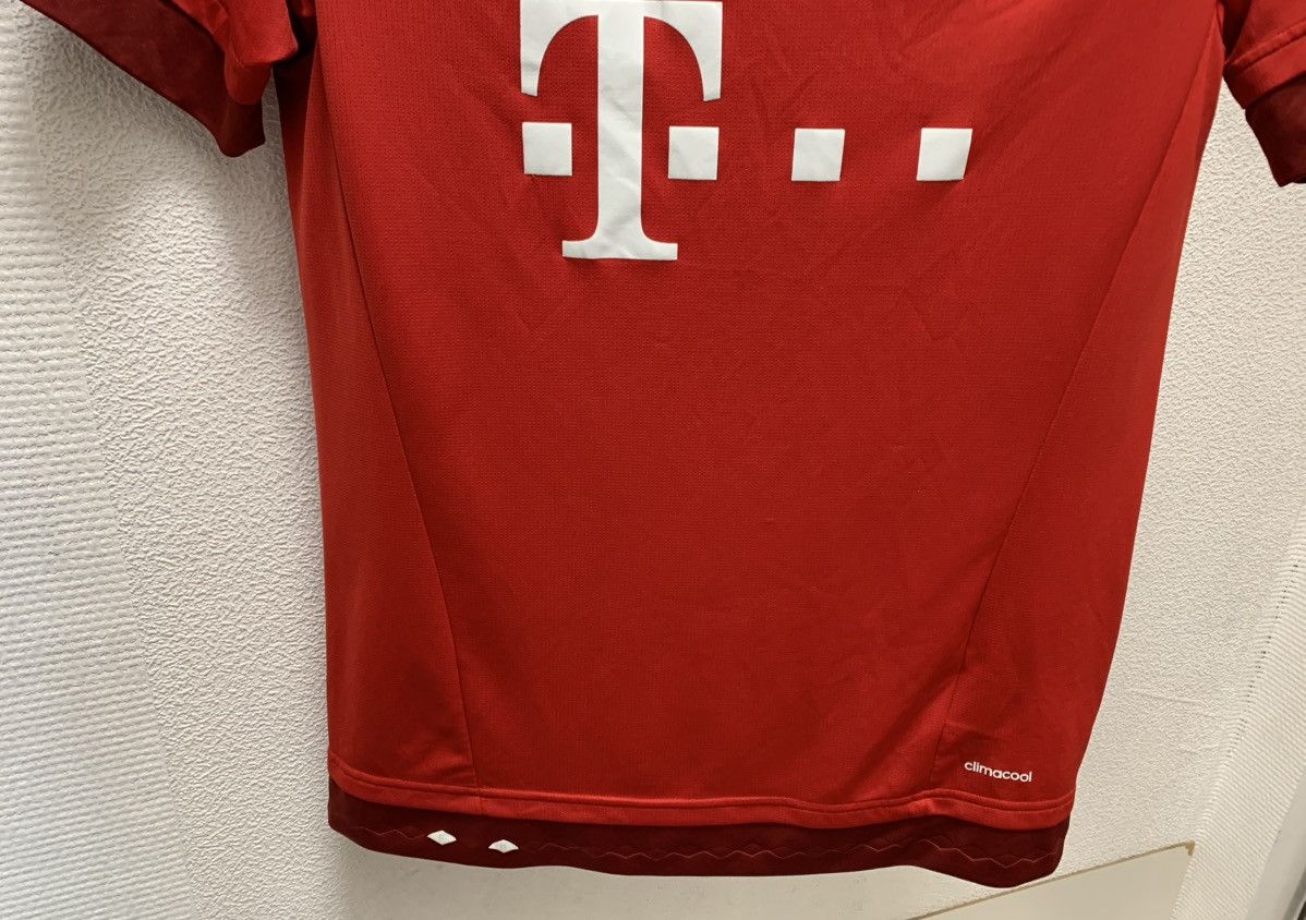 Adidas Bayern Munchen adidas soccer jersey 2015 M-L kane Size US M / EU 48-50 / 2 - 6 Thumbnail