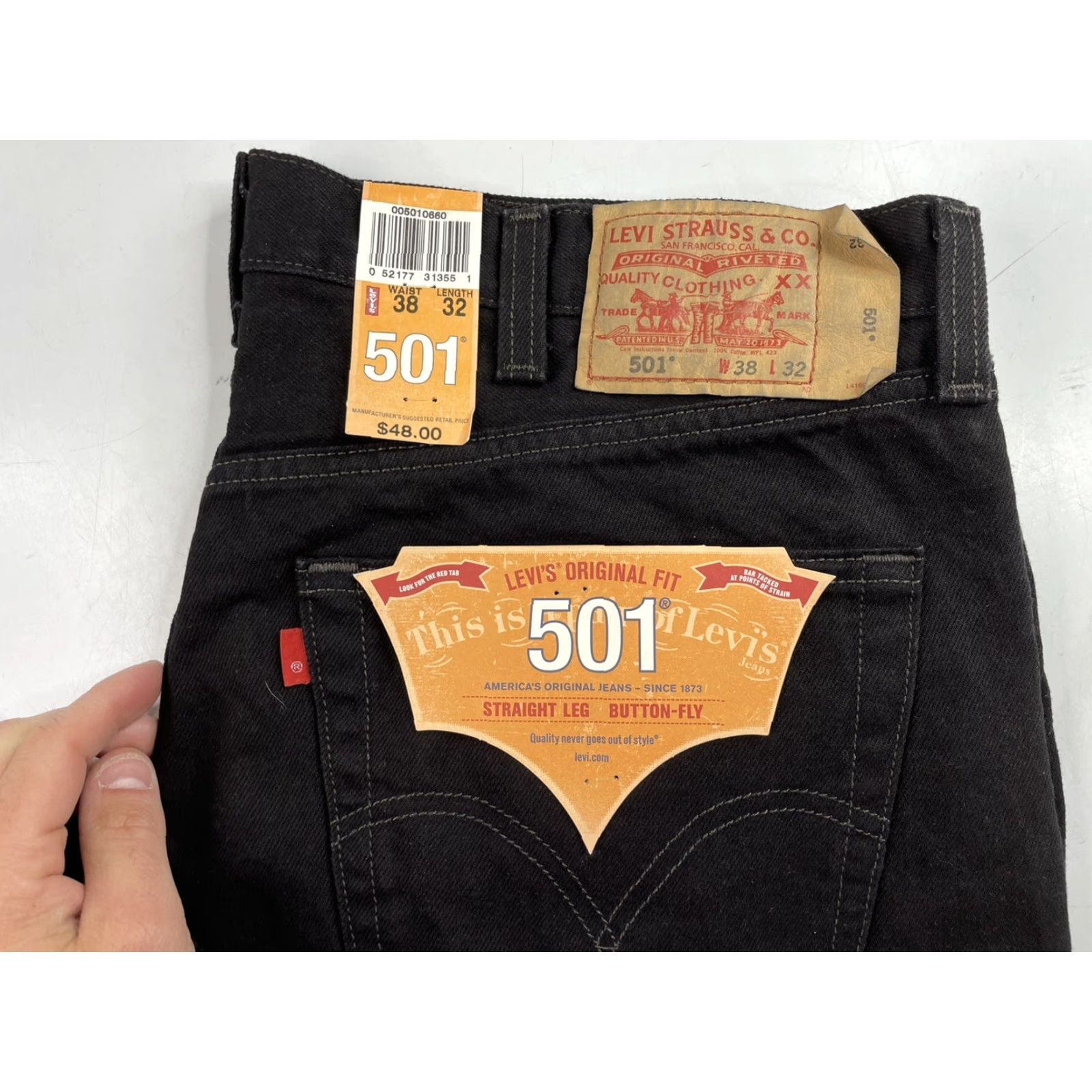 Levi's VINTAGE Levi's 501 Jeans Denim Black 38x32 Button Fly Straight Leg Mens Size US 38 / EU 54 - 2 Thumbnail