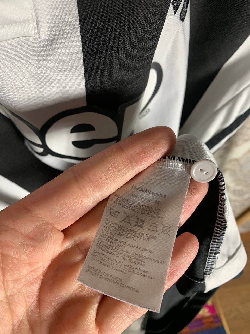 Adidas Vintage Adidas FC Juventus Italy Retro Soccer Jersey Y2K Size US M / EU 48-50 / 2 - 6 Thumbnail