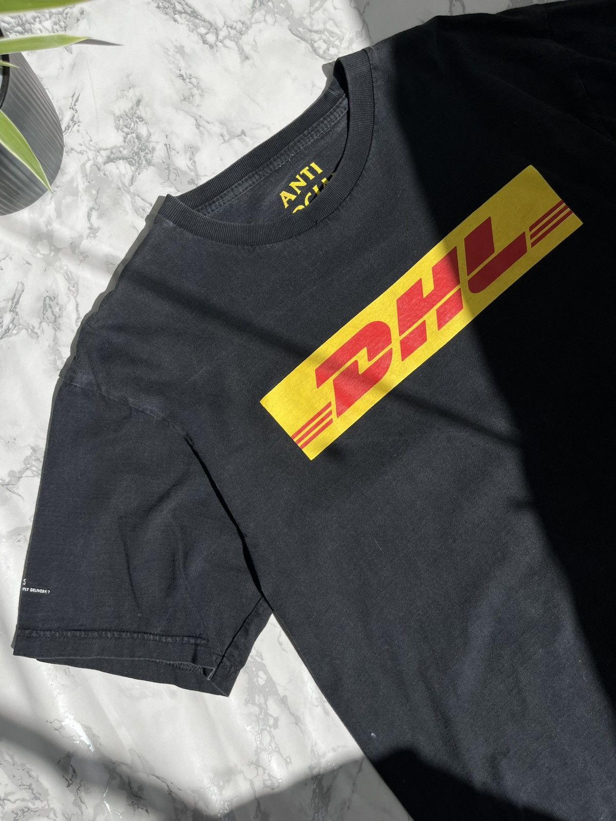 Anti Social Social Club × DHL DHL x Assc T-Shirt Size US L / EU 52-54 / 3 - 3 Thumbnail