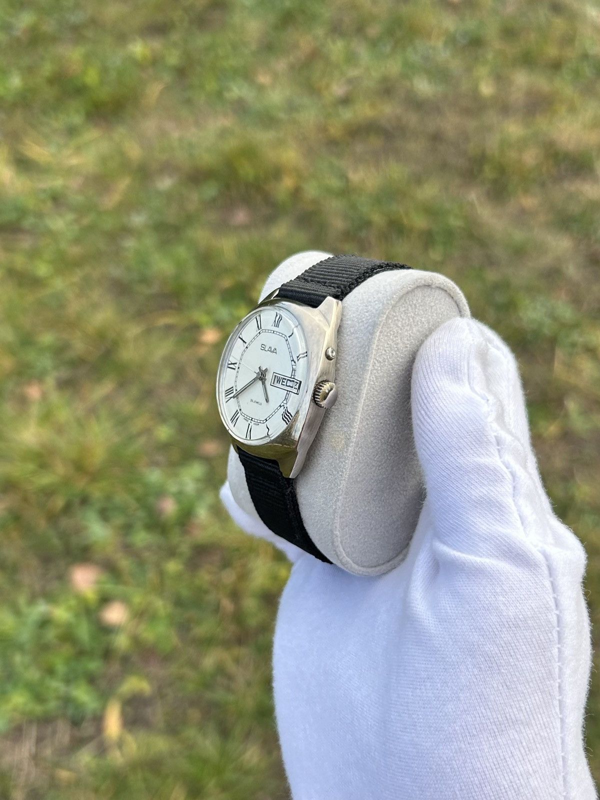 Vintage Vintage Watch Slava Soviet USSR Mechanical Wristwatch 1980s Size ONE SIZE - 14 Thumbnail