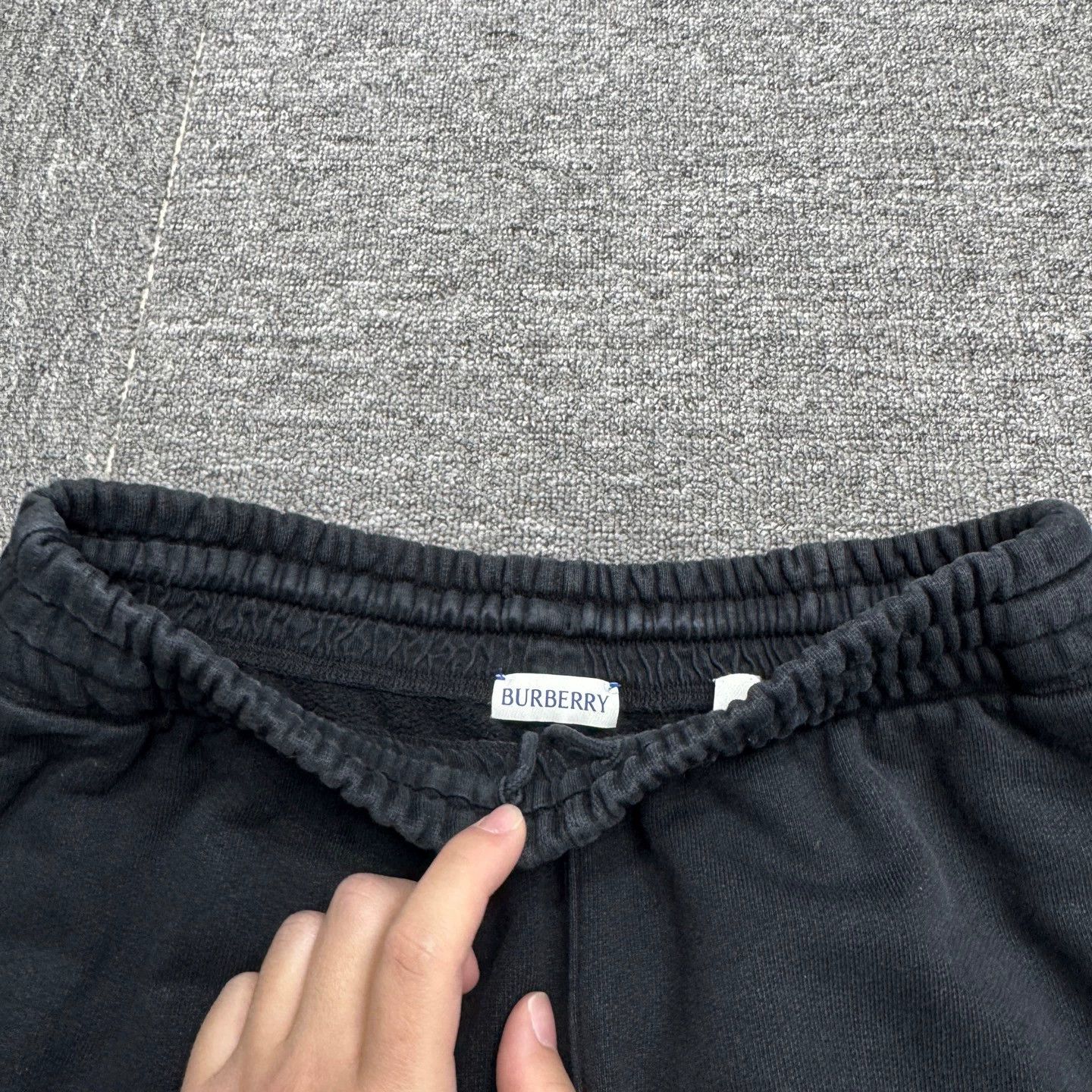 Burberry Burberry Horseferry Embroidered Shorts S 95 New Fade Size US 29 - 2 Thumbnail