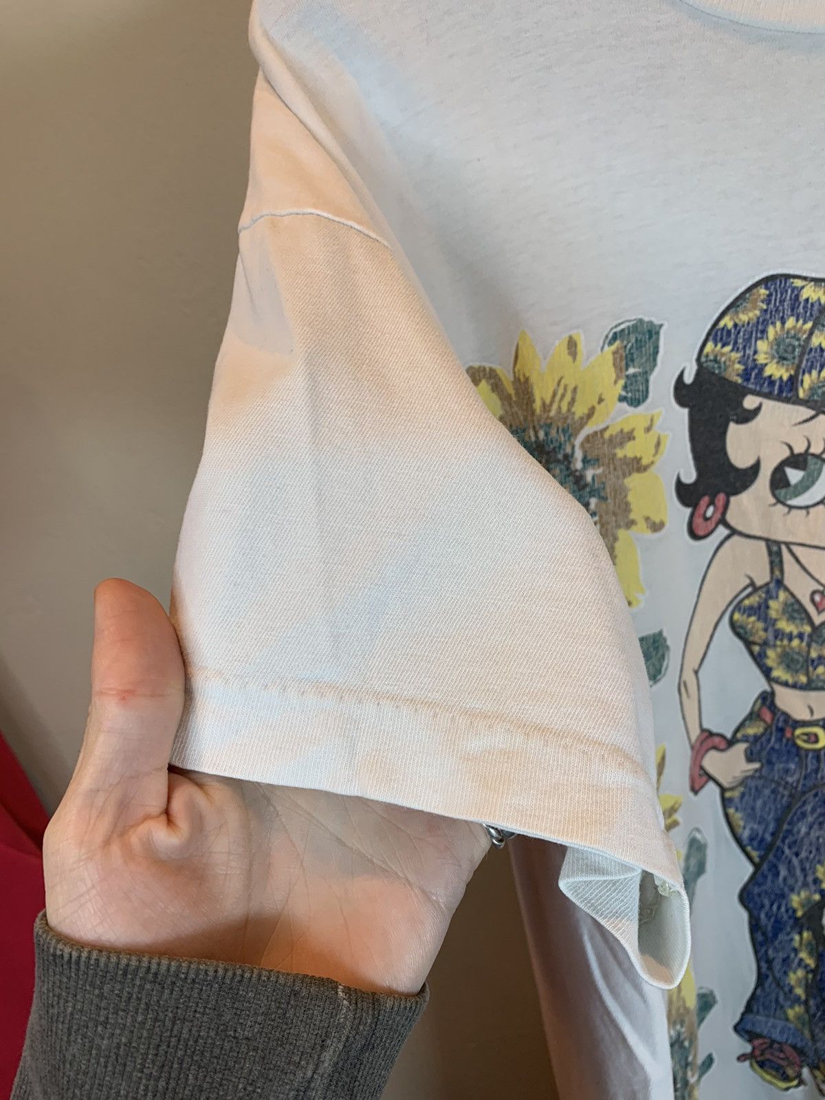 Vintage *RARE* Vintage 1995 Betty Boop Sunflowers Hippie AOP T-Shirt Size US XL / EU 56 / 4 - 7 Thumbnail