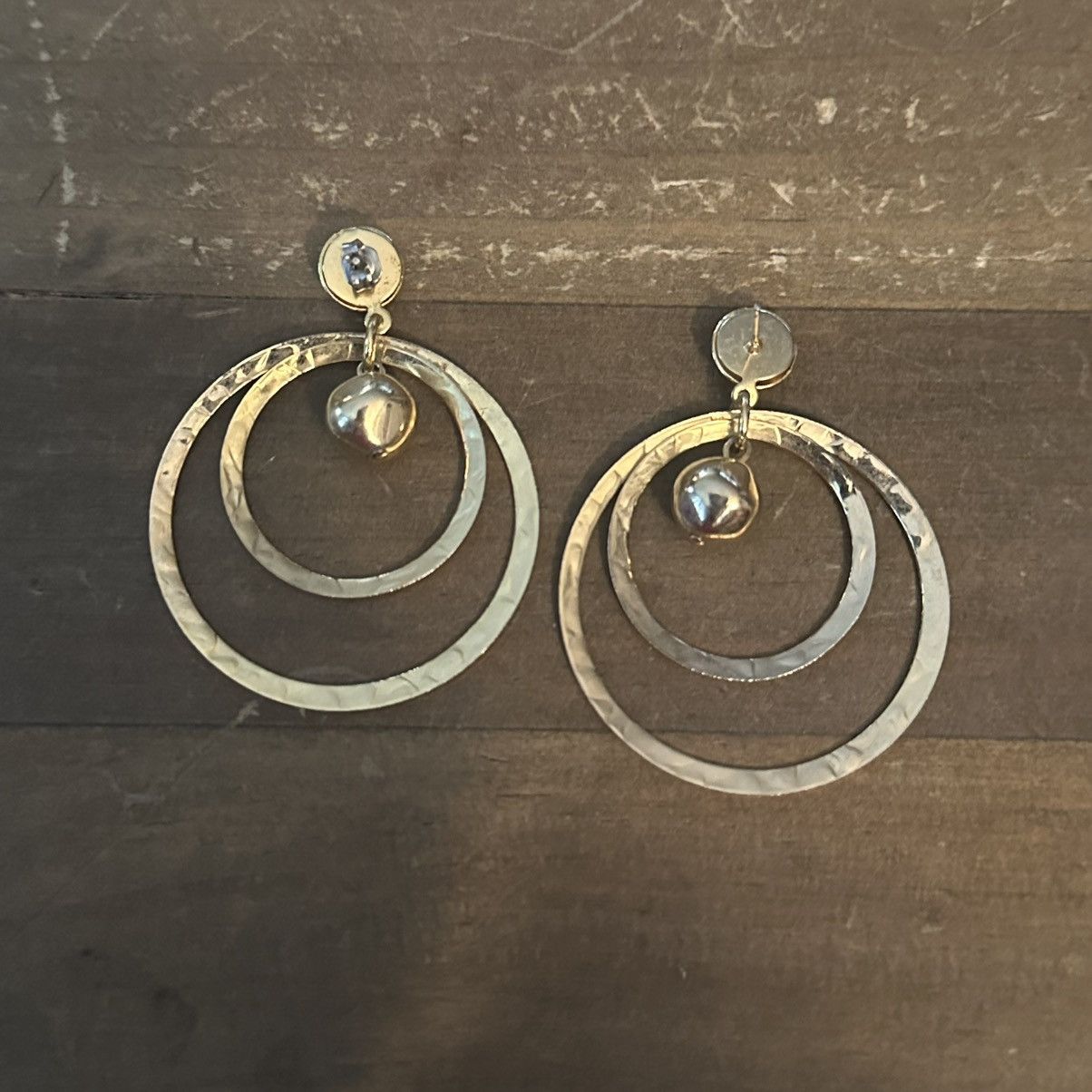 Other Gold tone layered hammered circle hoop earrings Size ONE SIZE - 4 Thumbnail