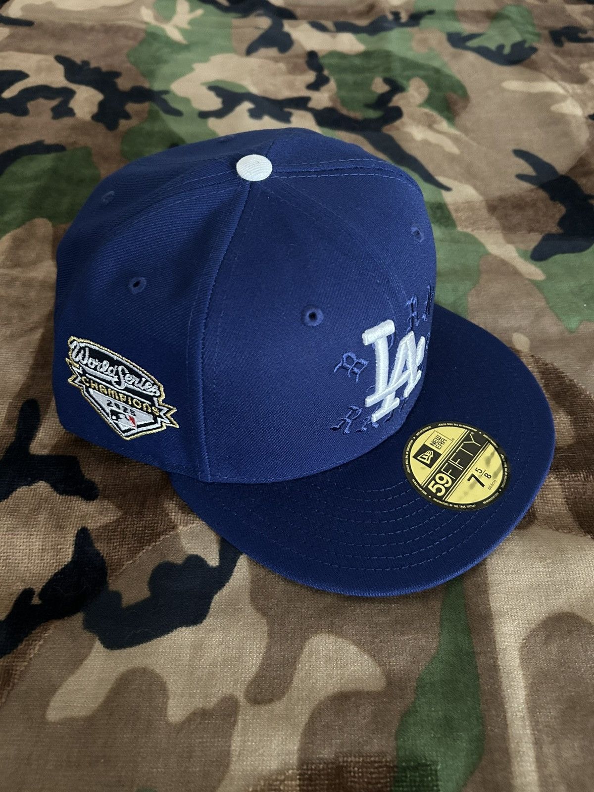 Born X Raised × MLB × New Era Born X Raised Dodgers 25 World Series Champions Fitted 7 5/8 Size ONE SIZE - 1 Thumbnail
